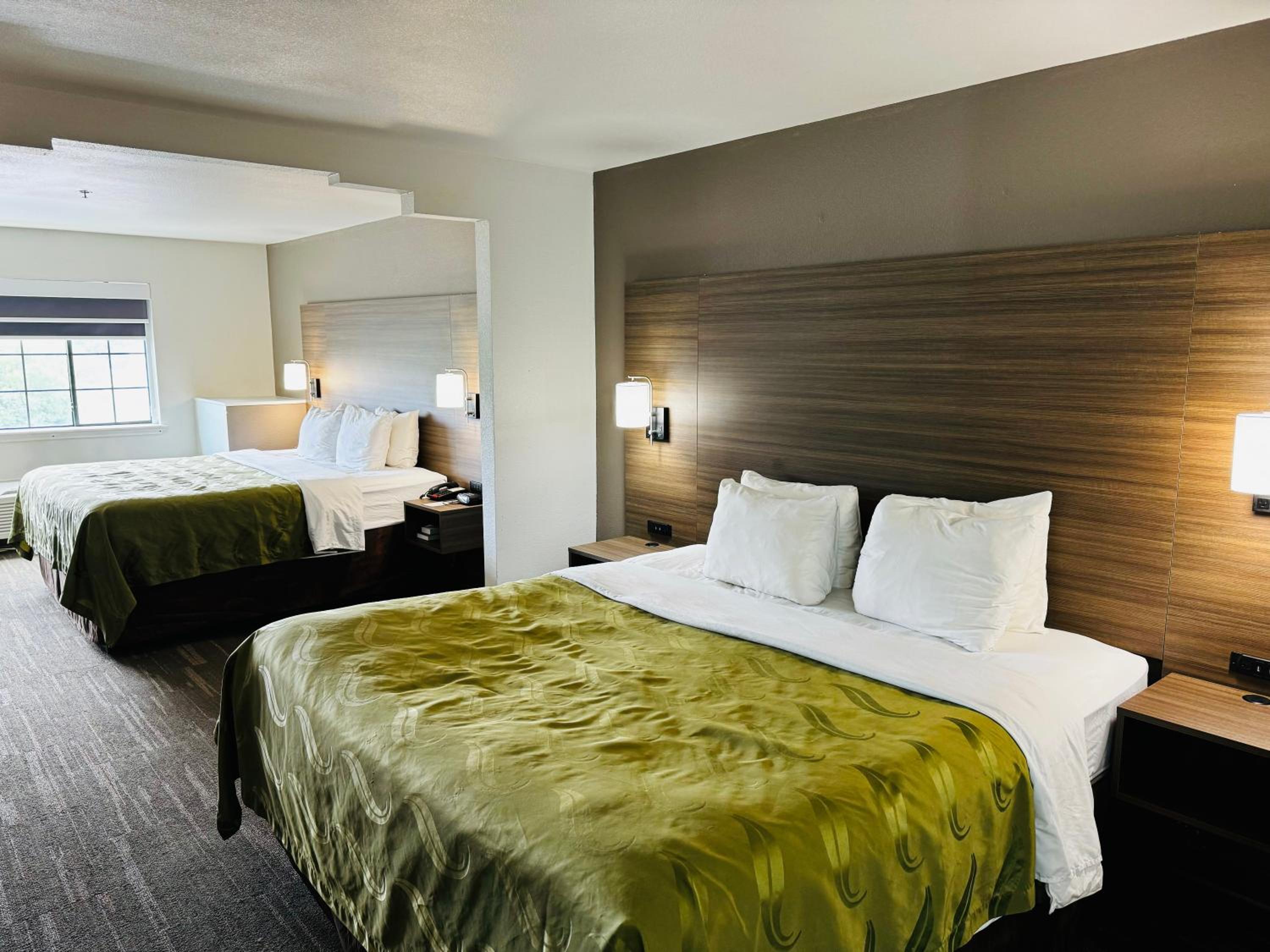 King Room with Two King Beds - Photo 3