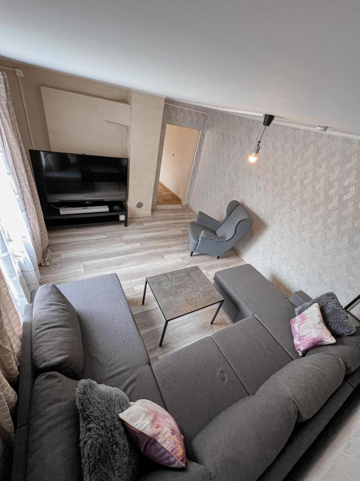 One-Bedroom Apartment photo 1