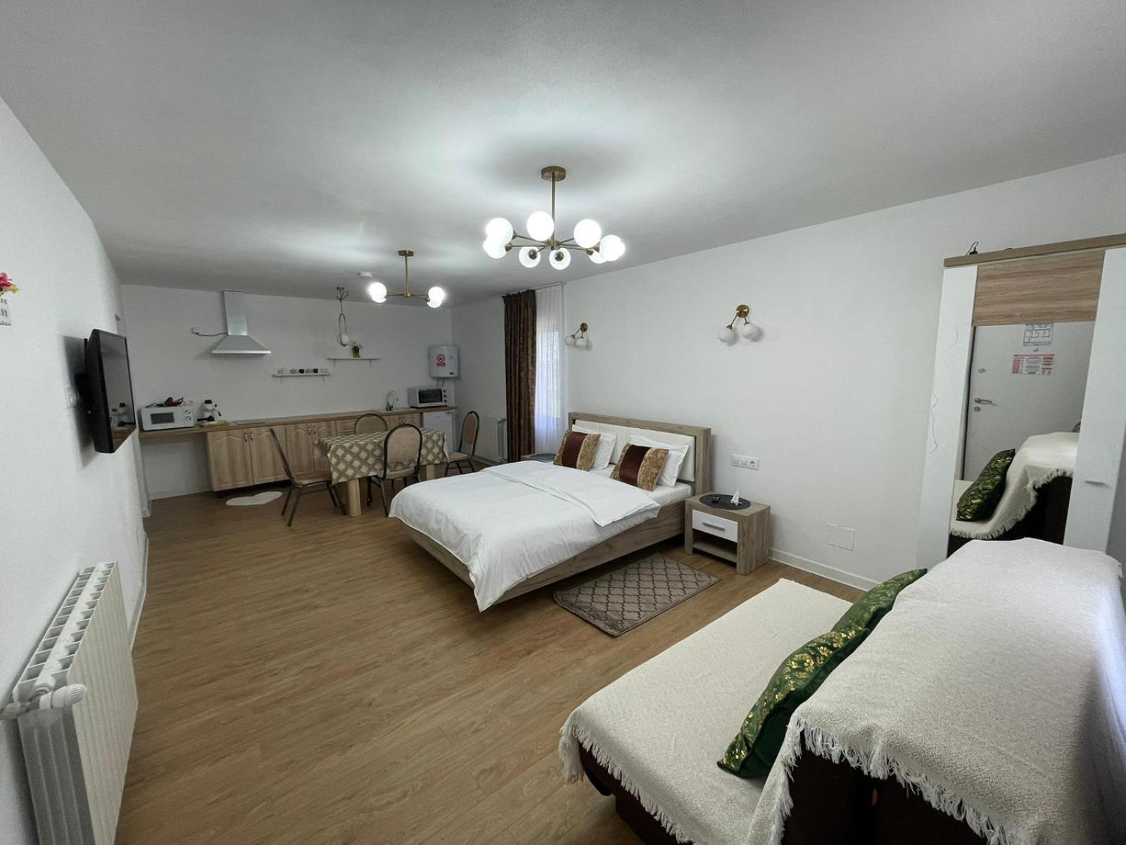 Deluxe Room (2 Adults + 1 Child) photo 1