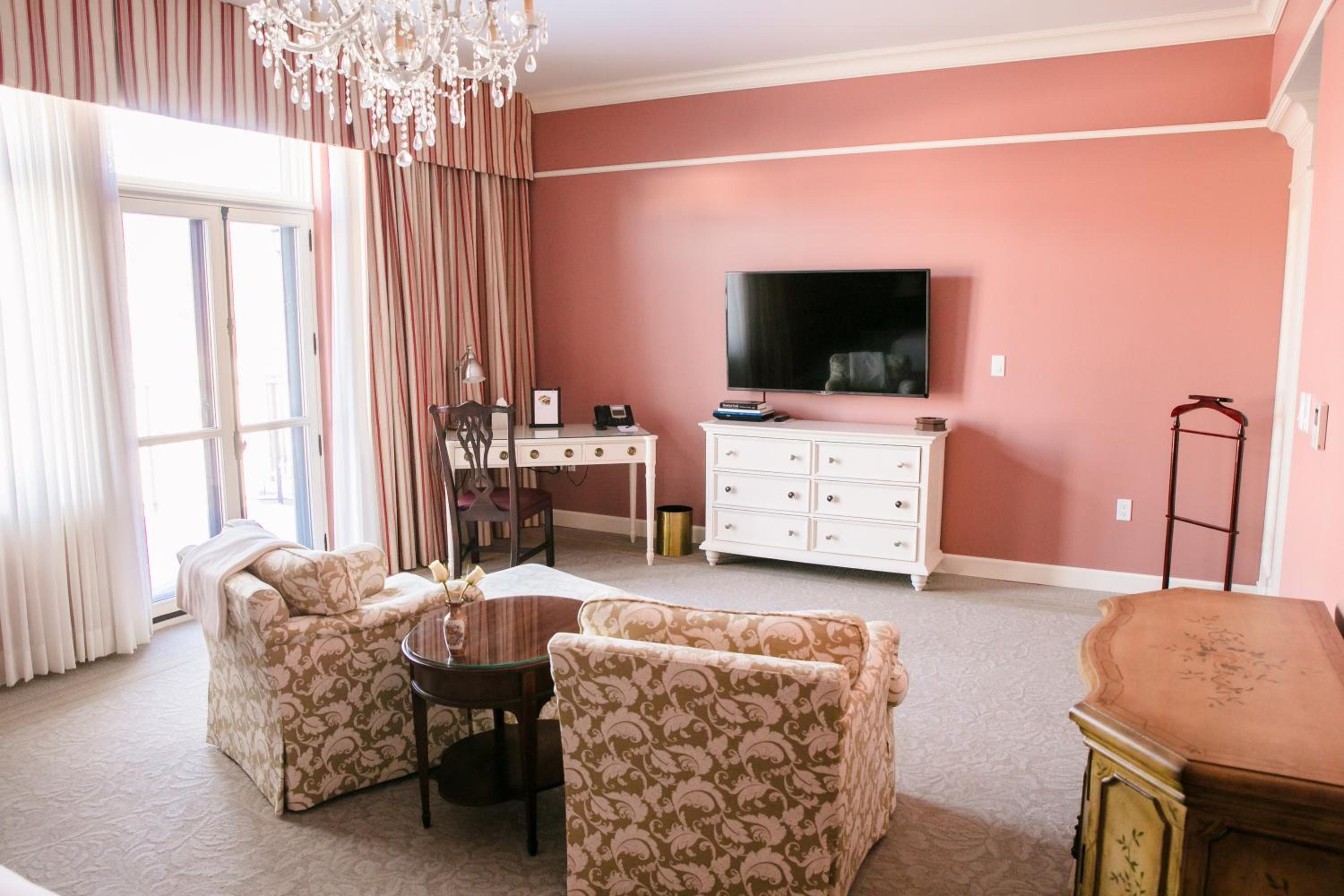 Superior King Suite photo 3