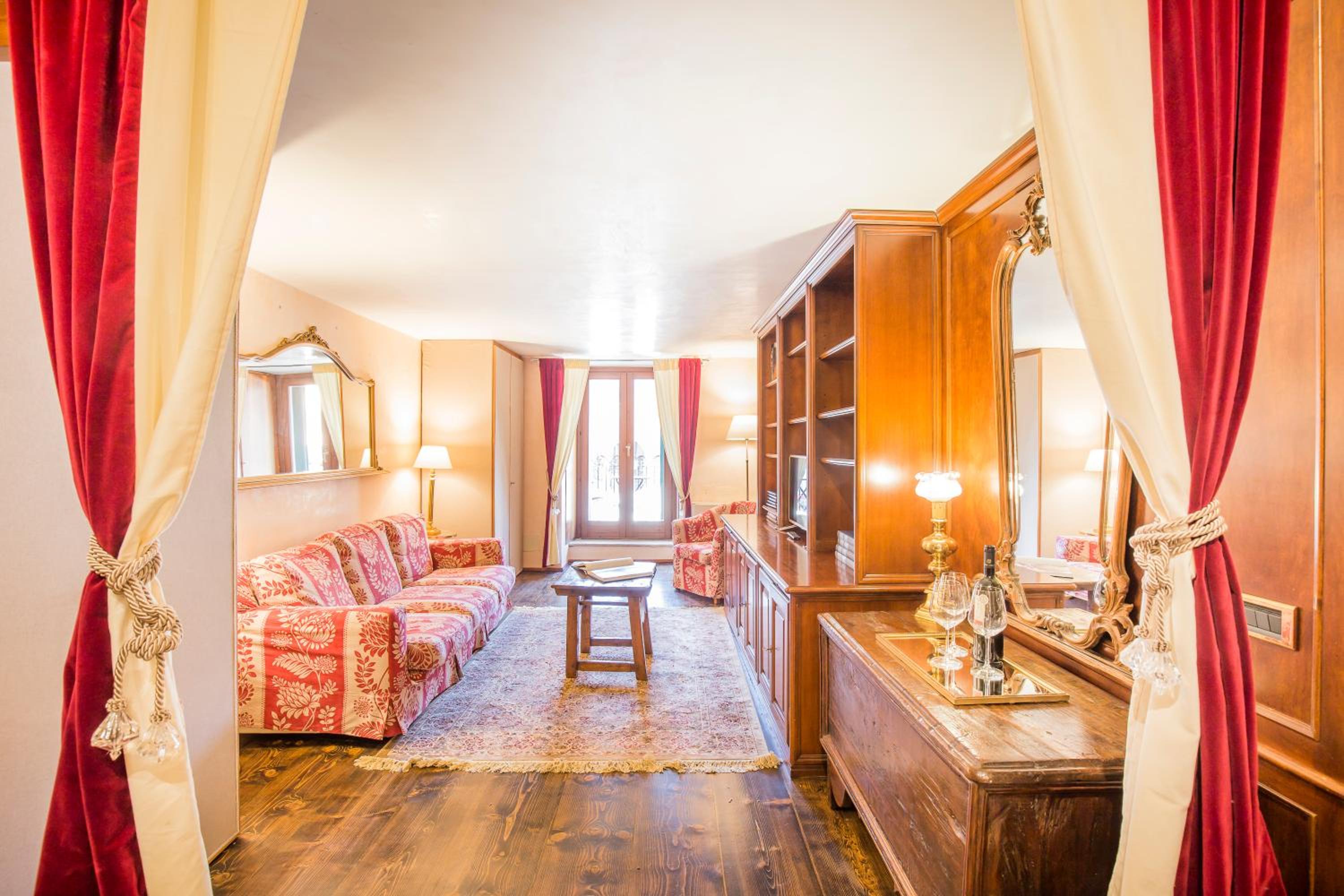 Superior Apartment with Balcony and City View - Split Level photo 3