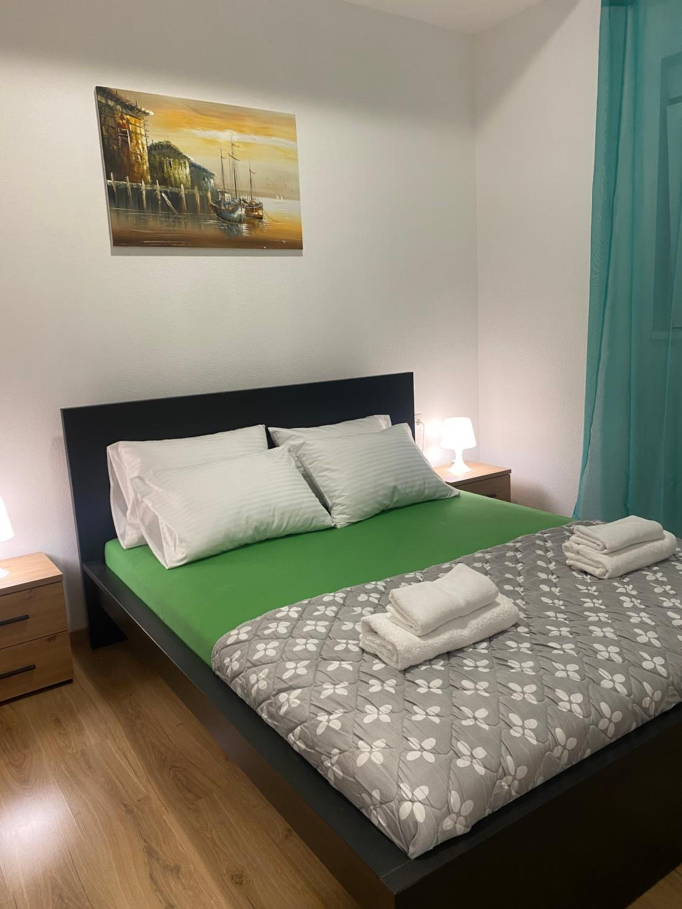 One-Bedroom Apartment photo 1