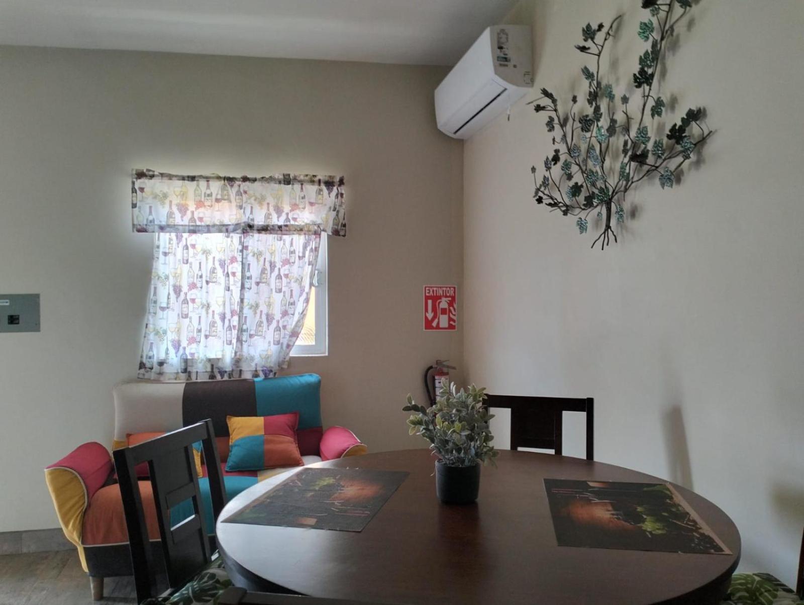 Studio Apartment - Photo 2