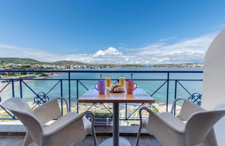 Two-Bedroom Suite with balcony and sea view photo 3