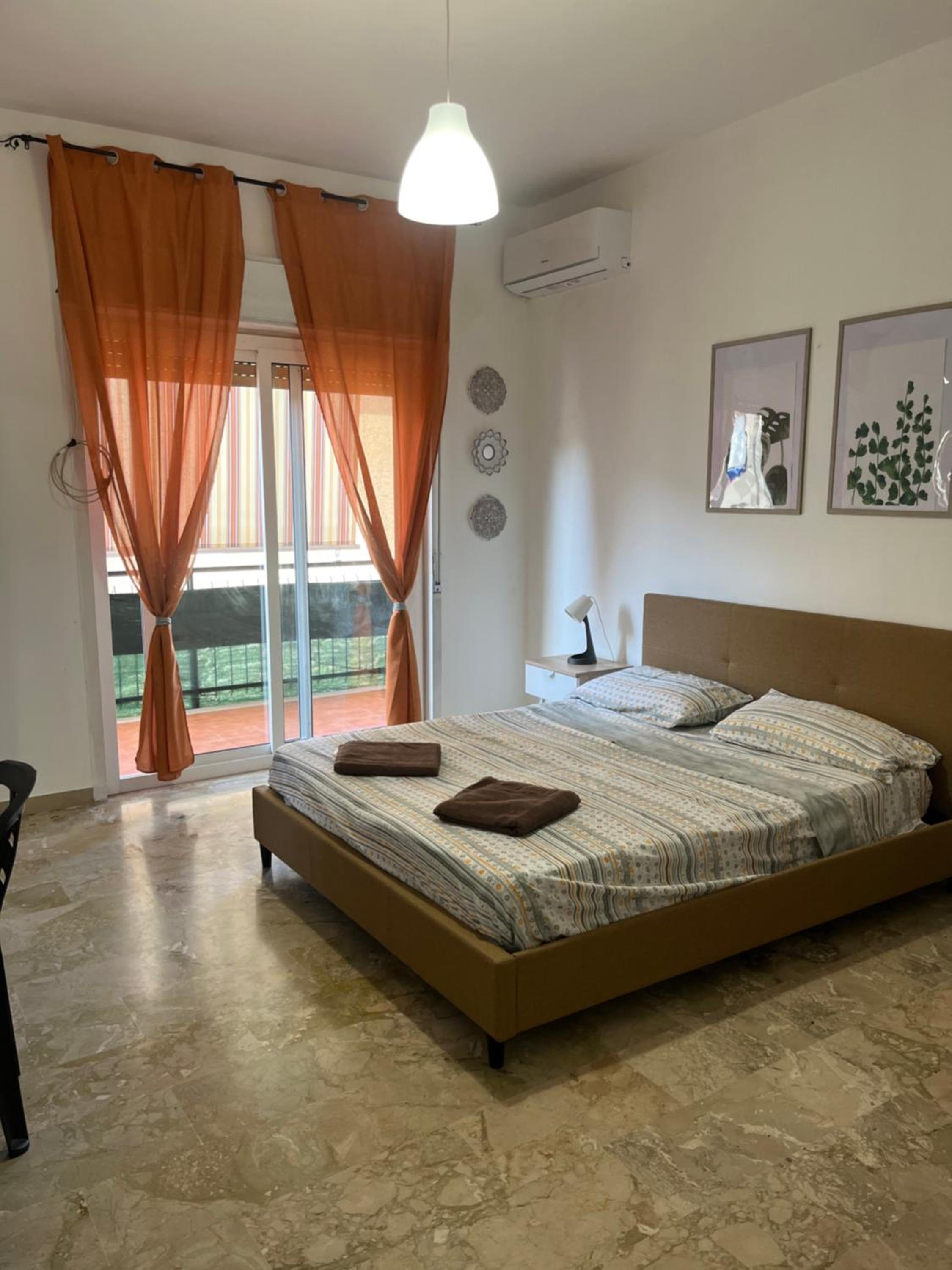 Apartment With Shared Bathroom