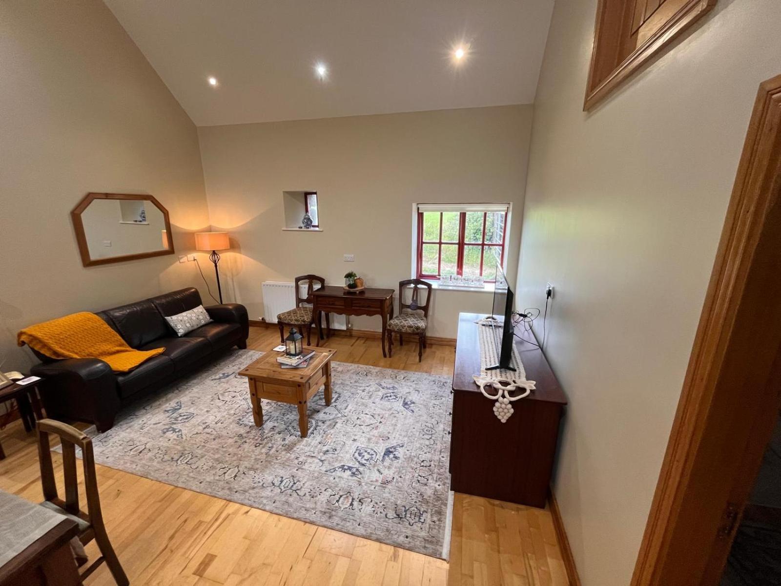 One-Bedroom House photo 2