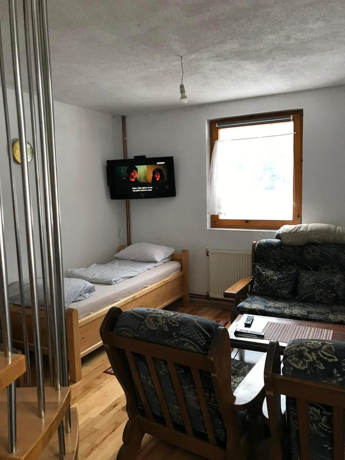 Three-Bedroom Apartment photo 2