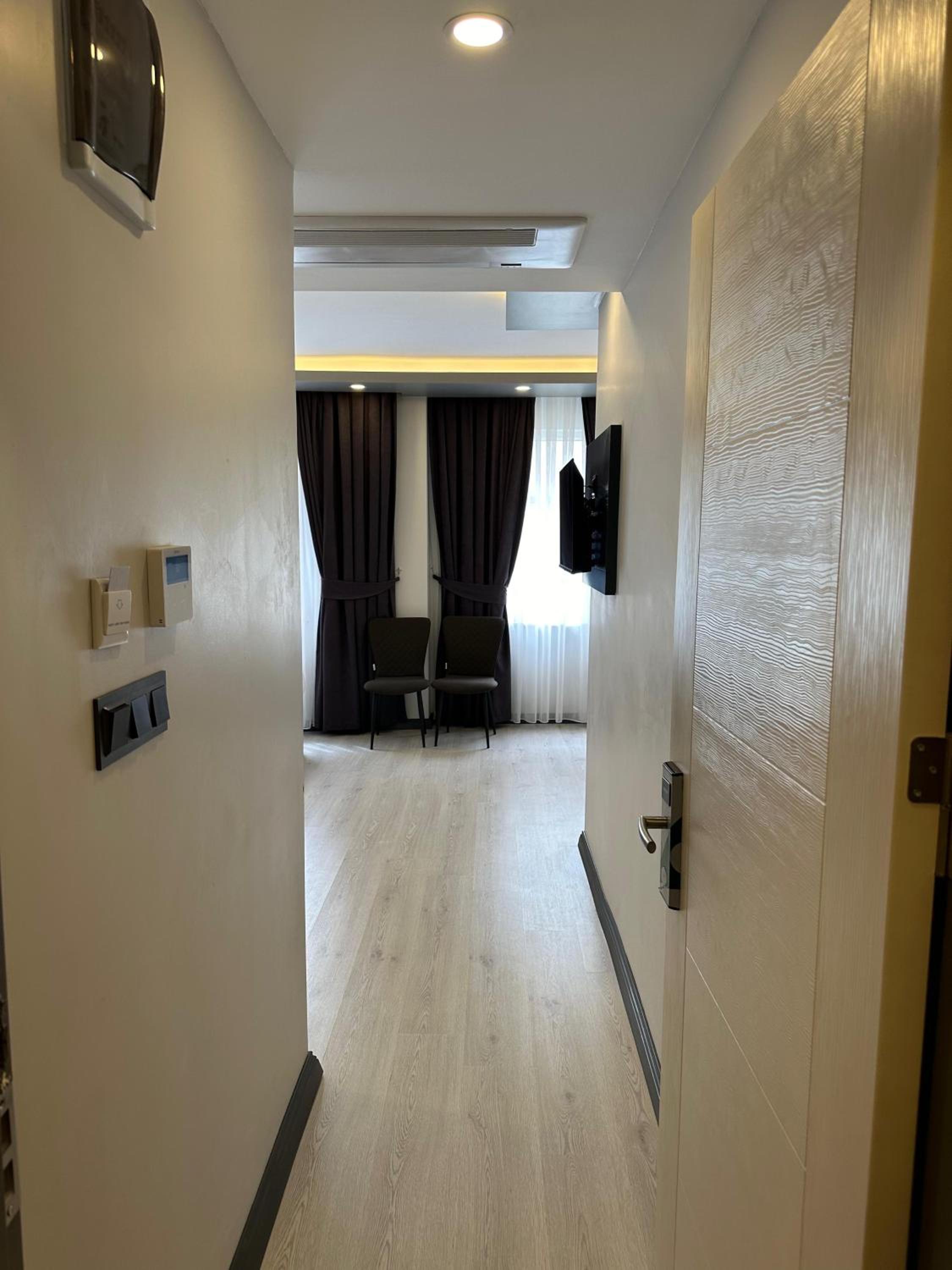 Deluxe Triple Room photo 3