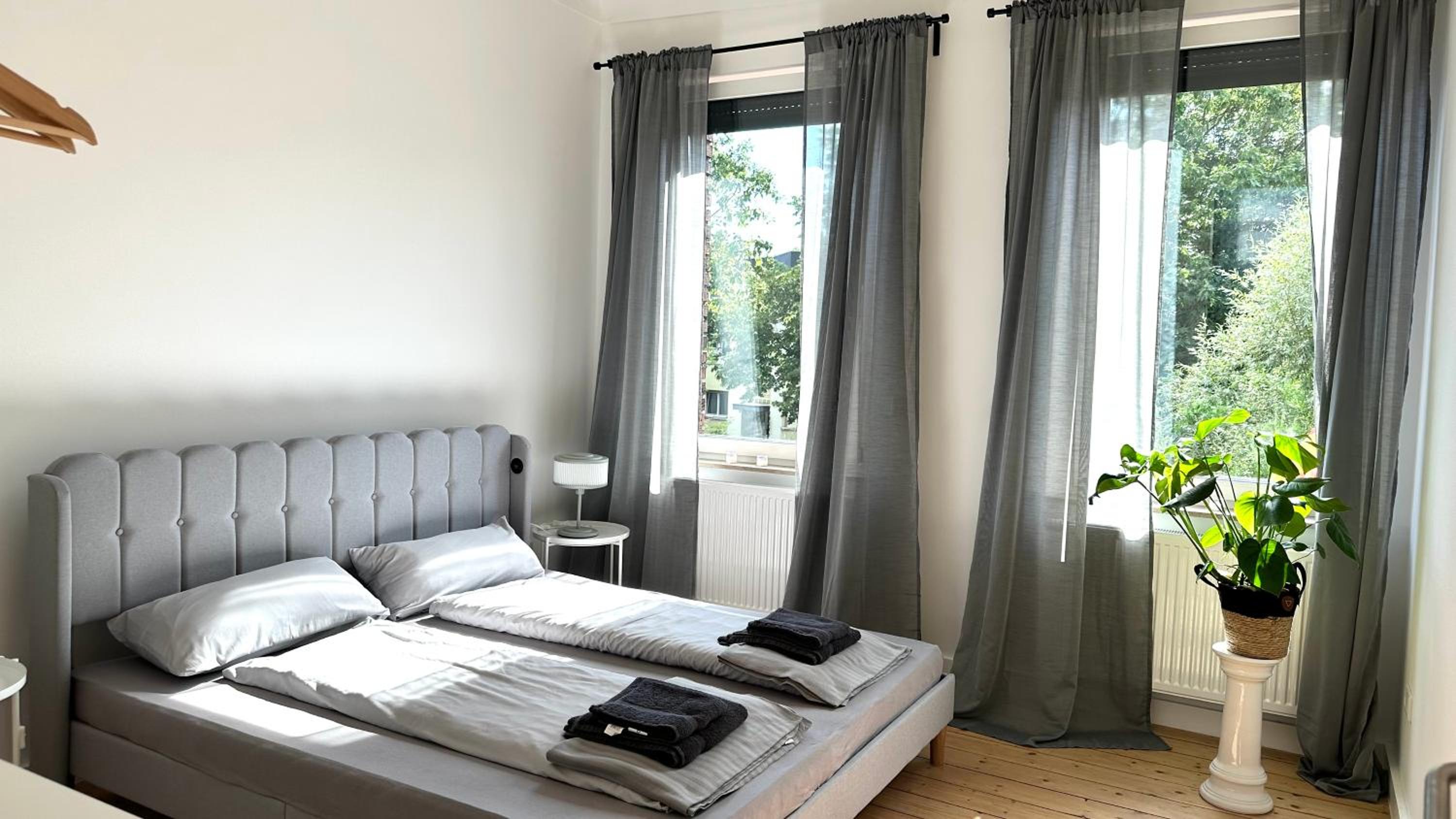 One-Bedroom Apartment photo 2
