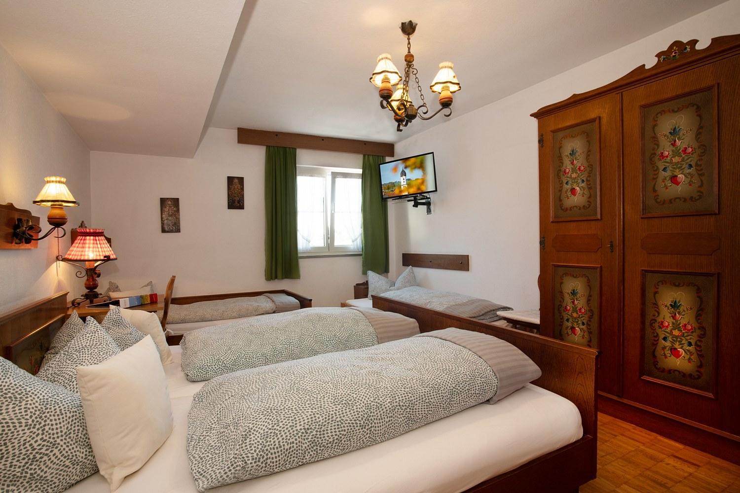 Quadruple Room with Private Bathroom