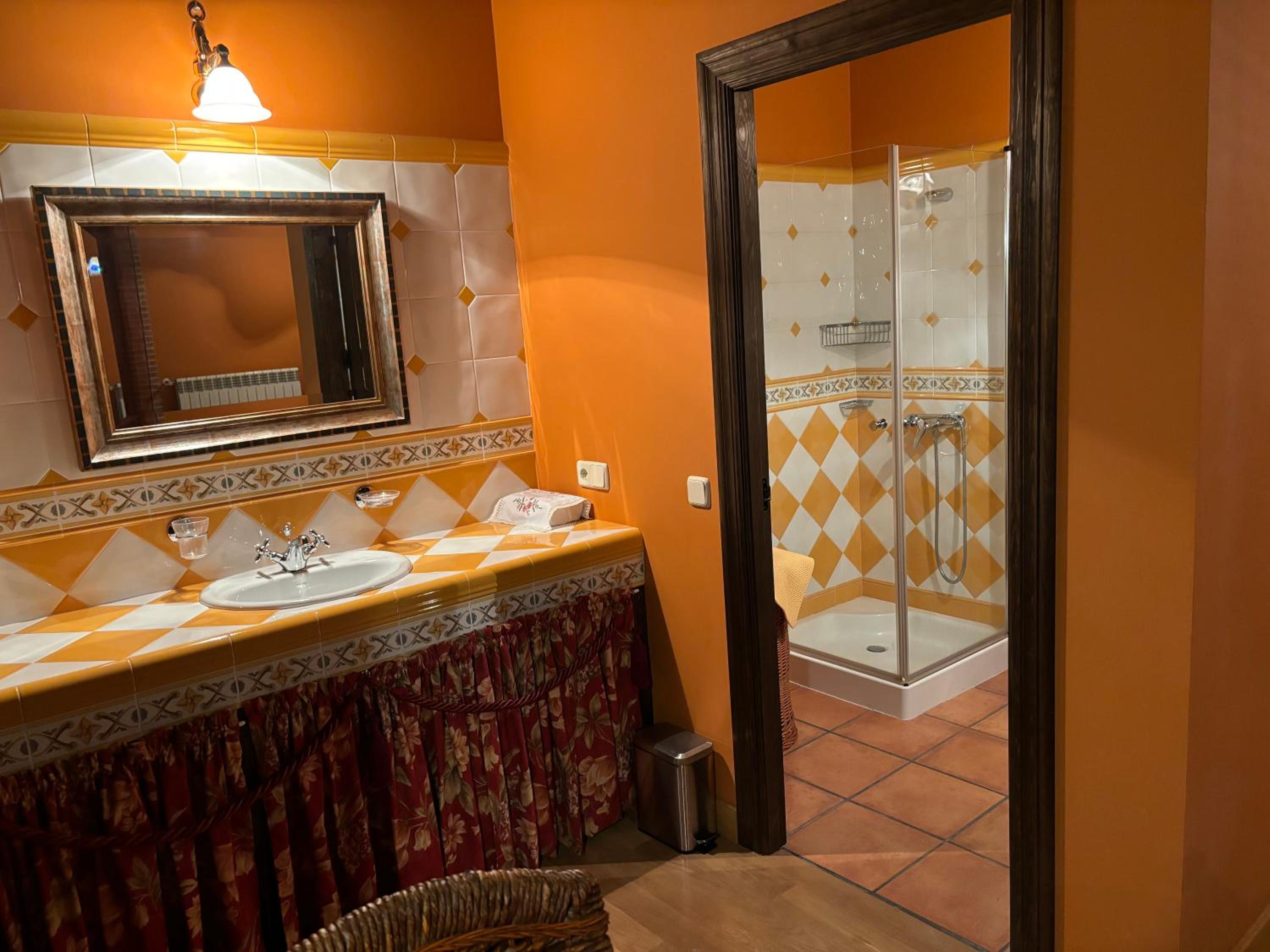 Habitación Doble con Baño Privado