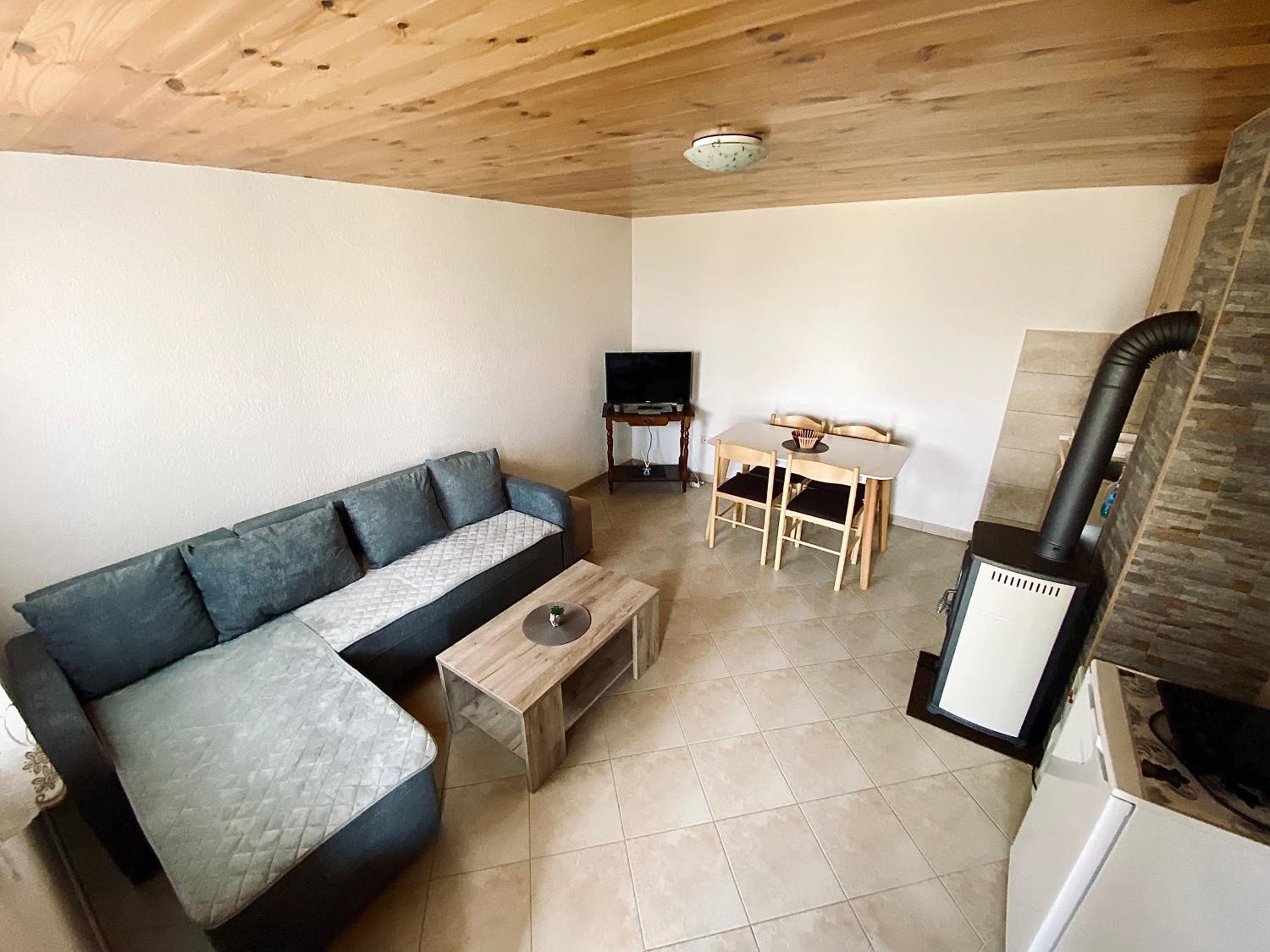 Two-Bedroom Apartment with Mountain View