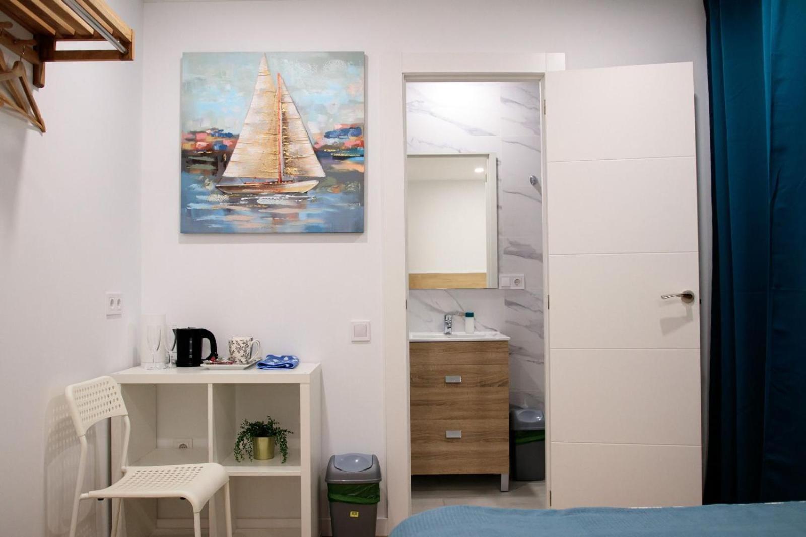 Budget Double Room photo 2