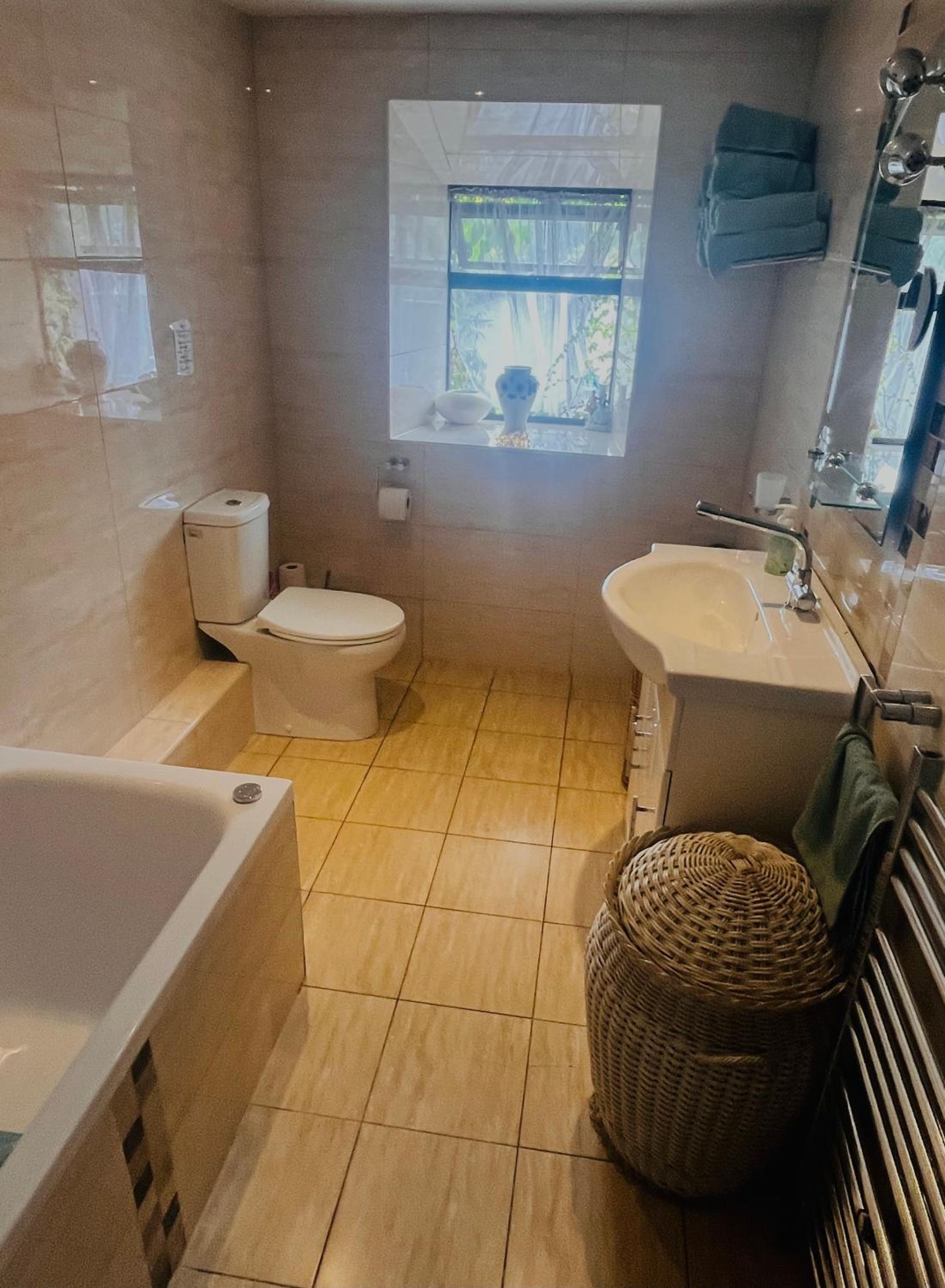 Double Room with Shared Bathroom photo 3