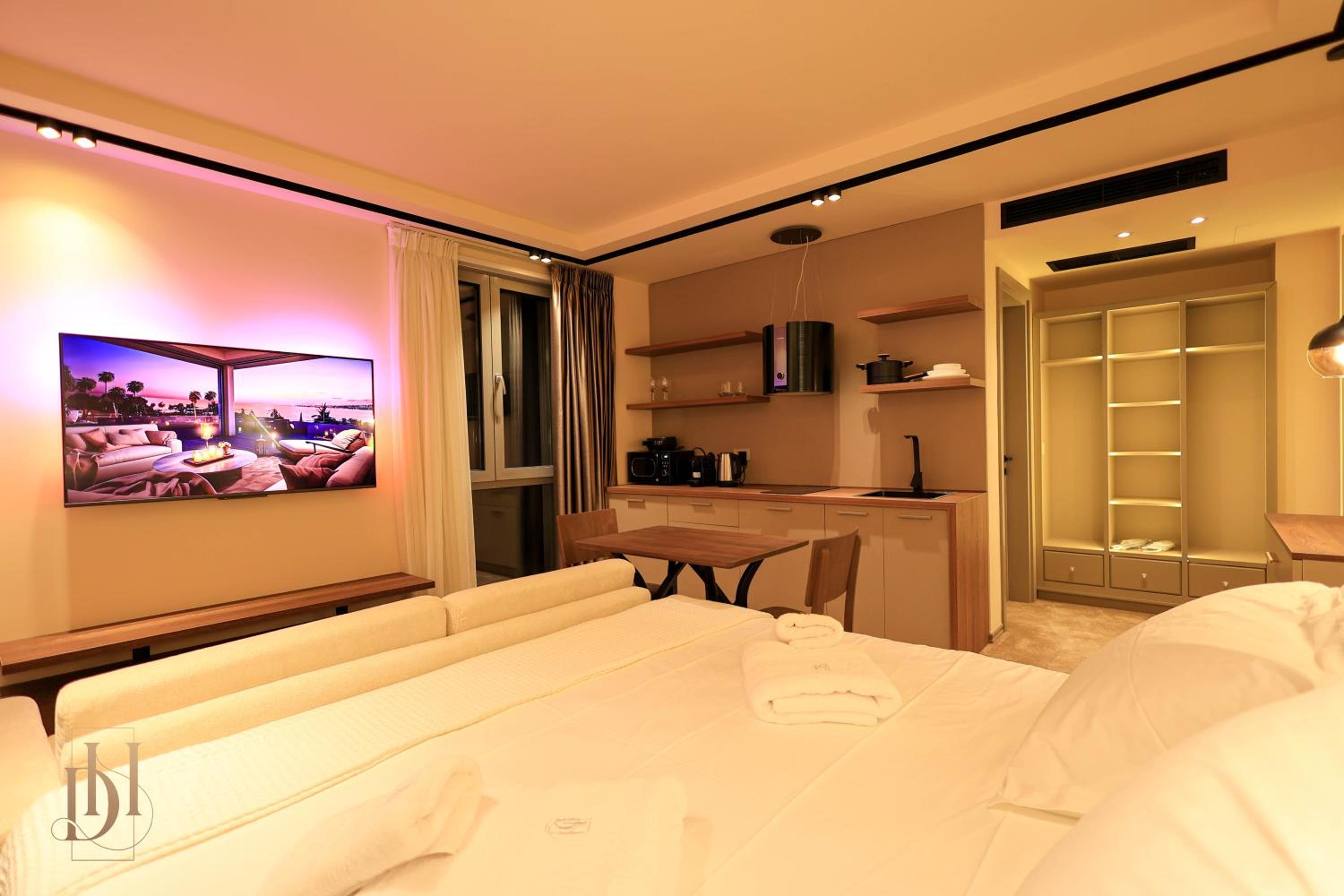 Double Room with Balcony photo 2