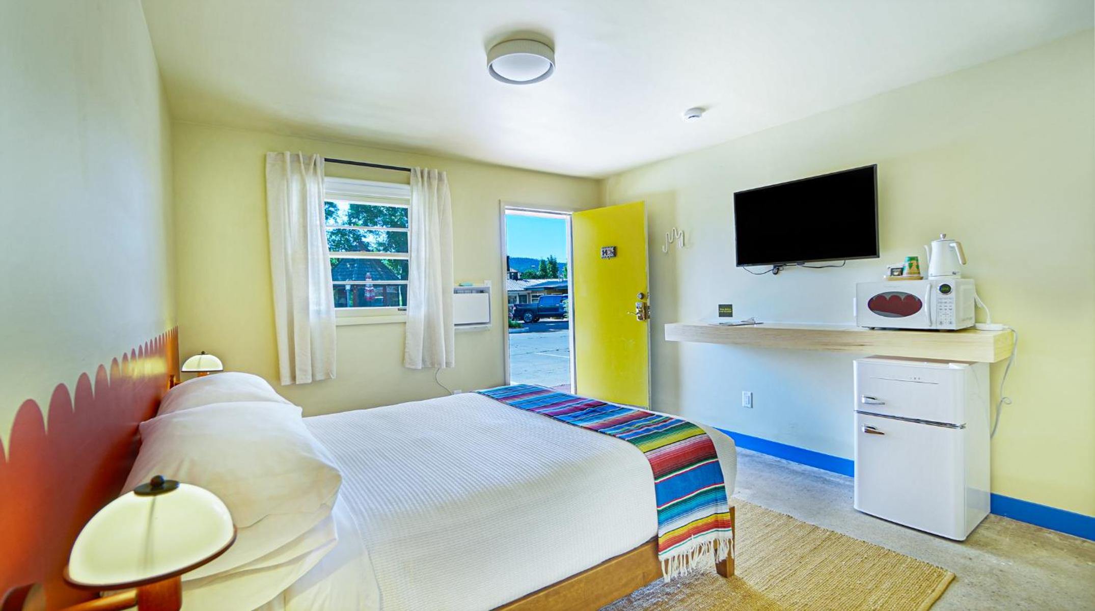 Queen Room photo 1