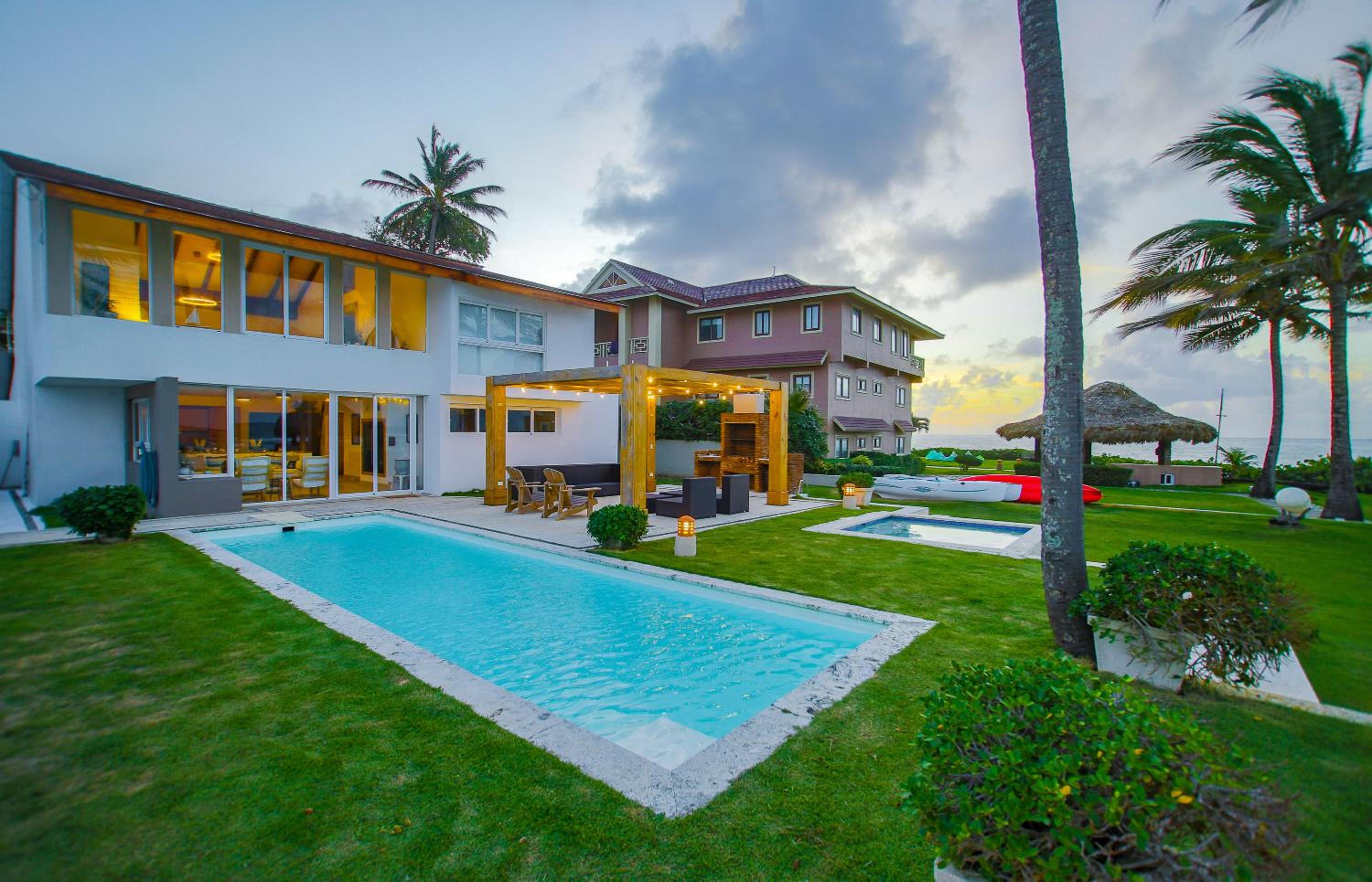 Villa photo 2