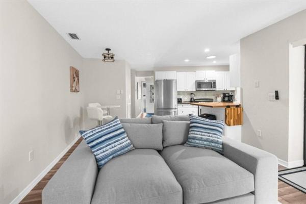 Three-Bedroom Apartment photo 3