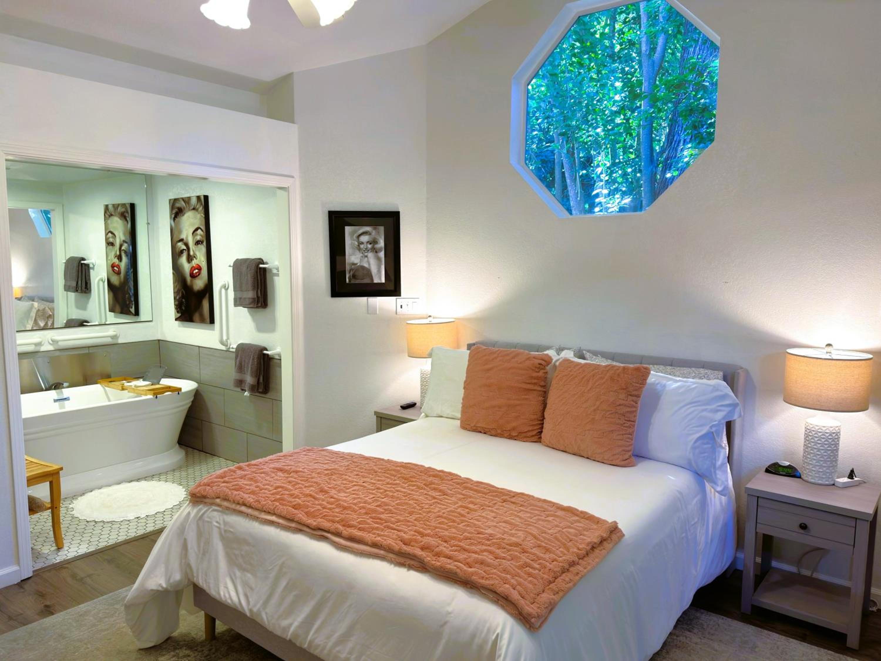 Monroe Room