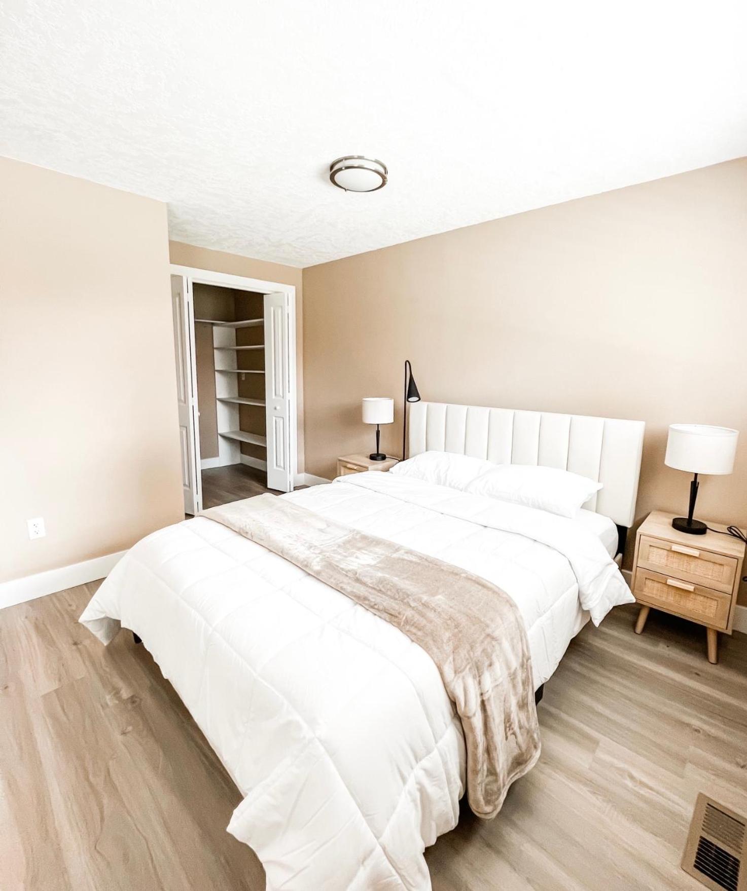 Four-Bedroom House photo 3
