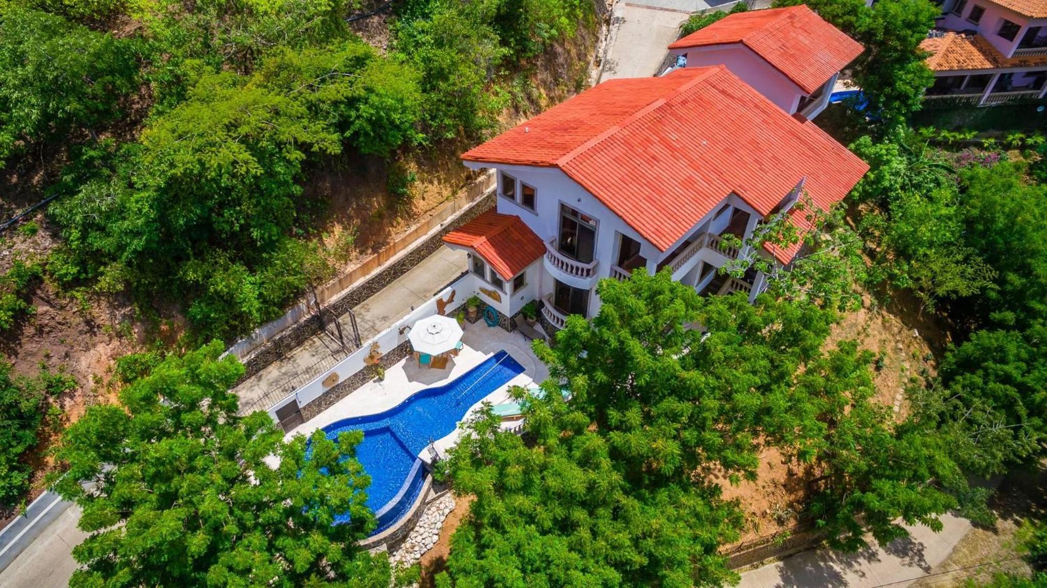 Four-Bedroom Vacation Home photo 3
