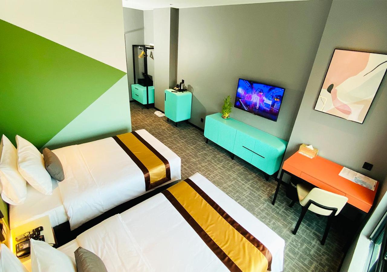 Standard Twin Room with Mountain View - Photo 8
