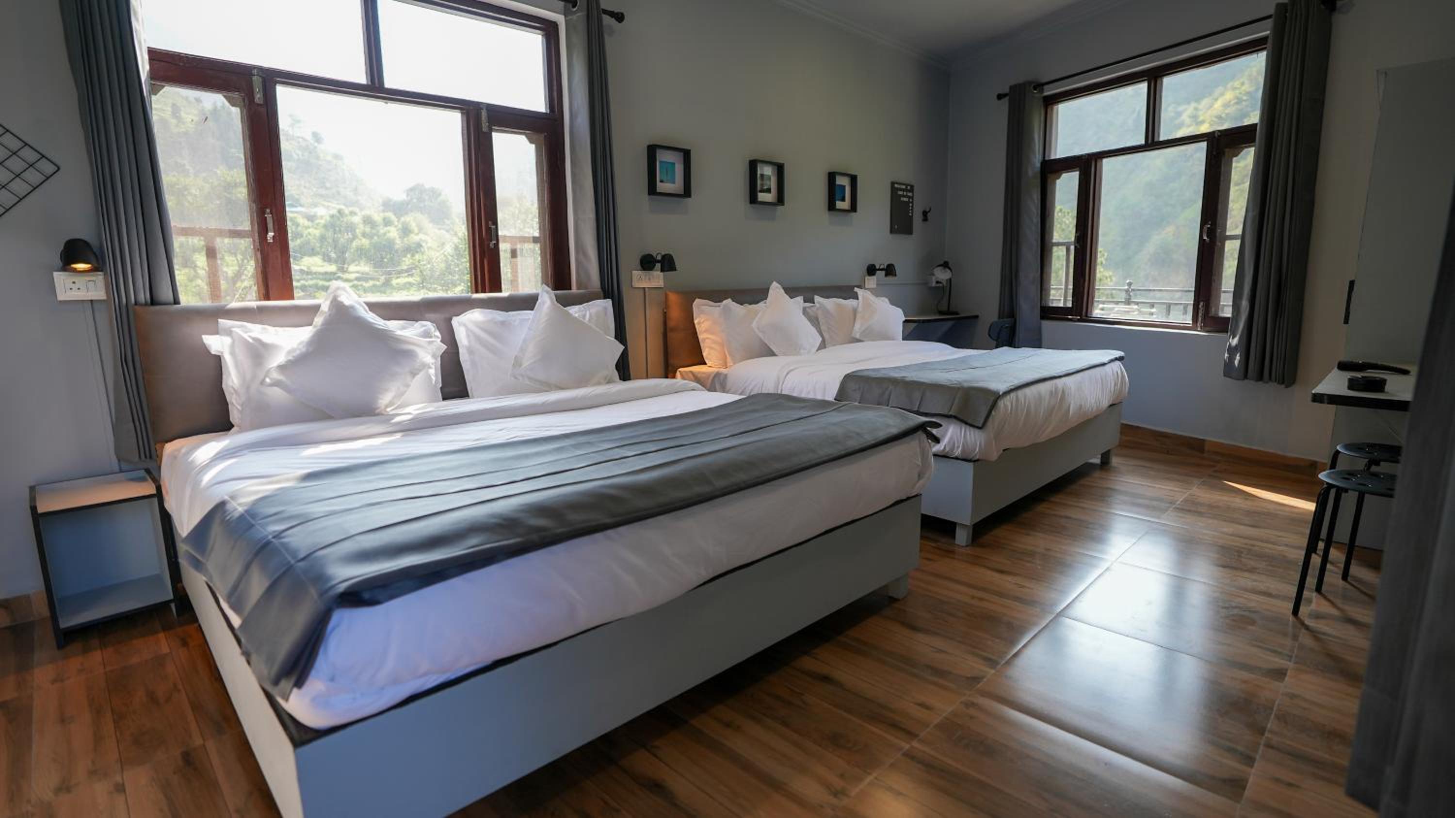 Quadruple Room with Mountain View photo 1