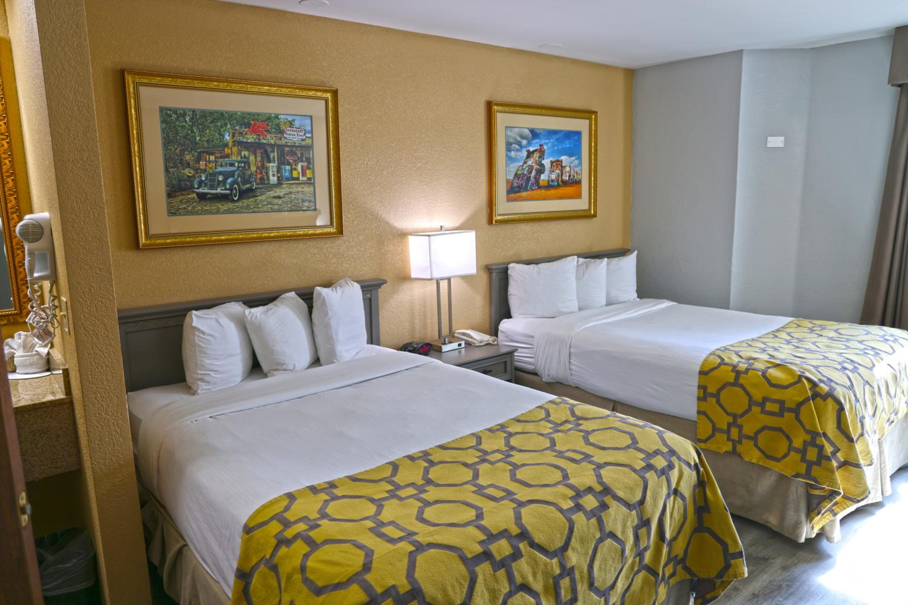 Double Room with Two Double Beds - Non-Smoking - Photo 4