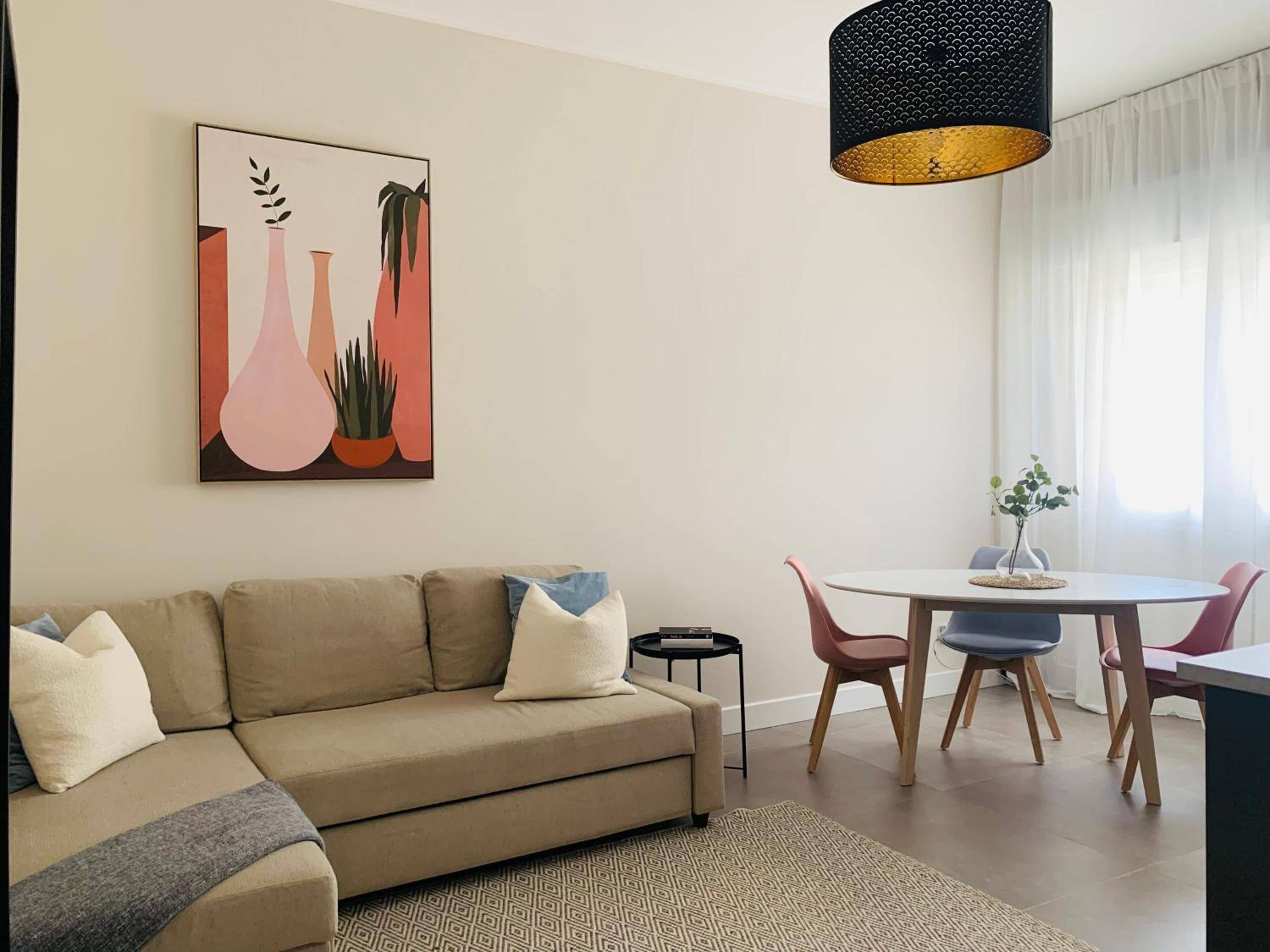 One-Bedroom Apartment photo 2