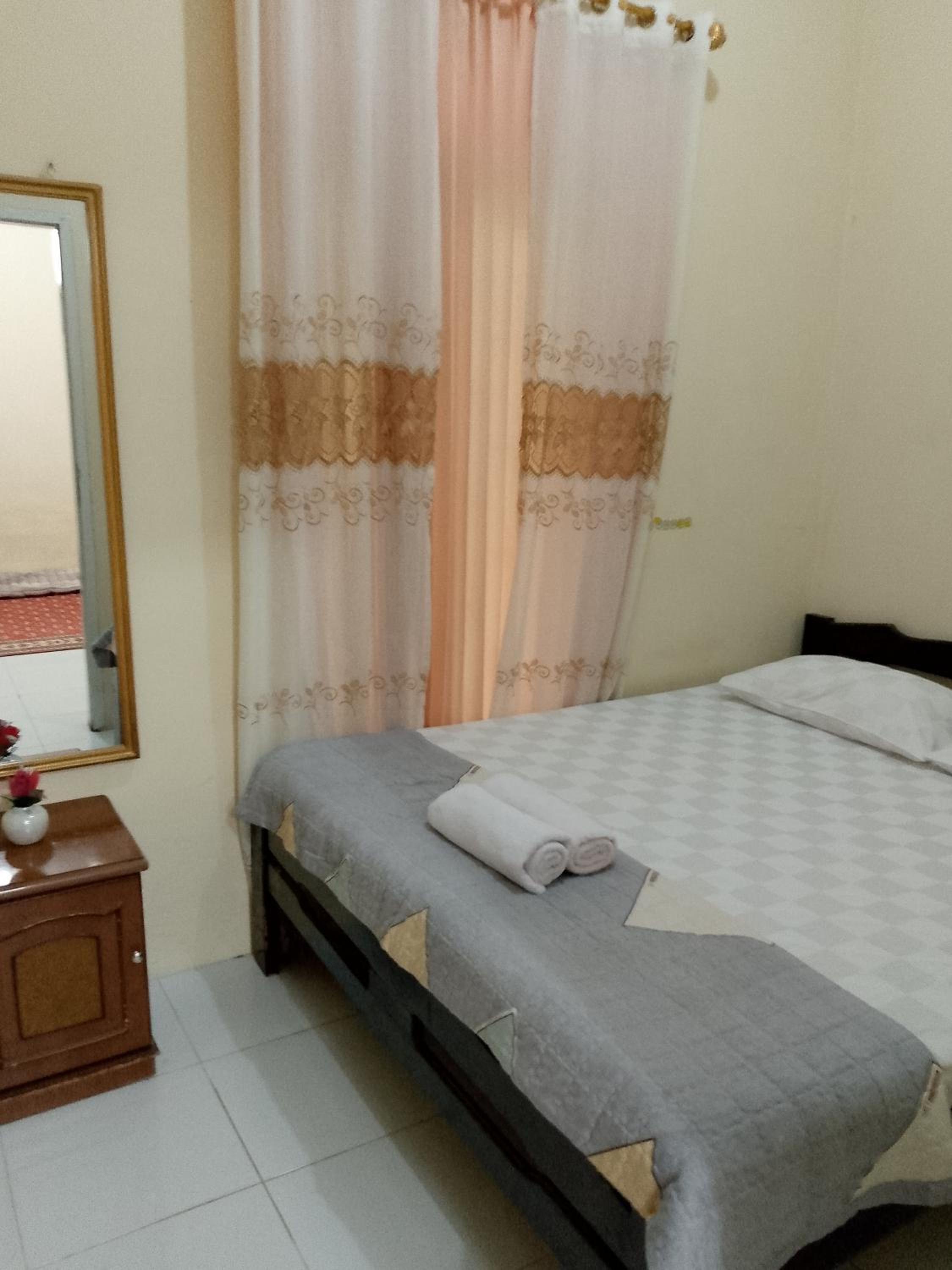 Three-Bedroom House photo 3