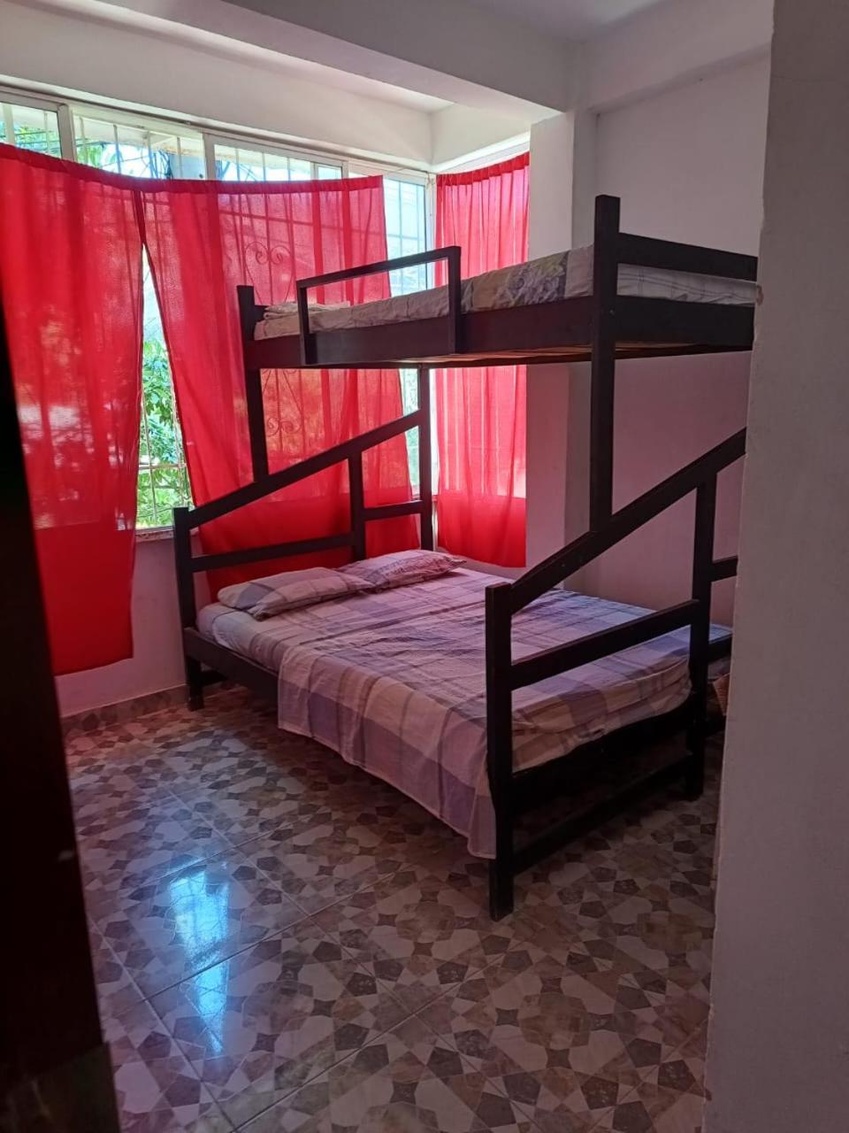 Quadruple Room with Private Bathroom photo 2