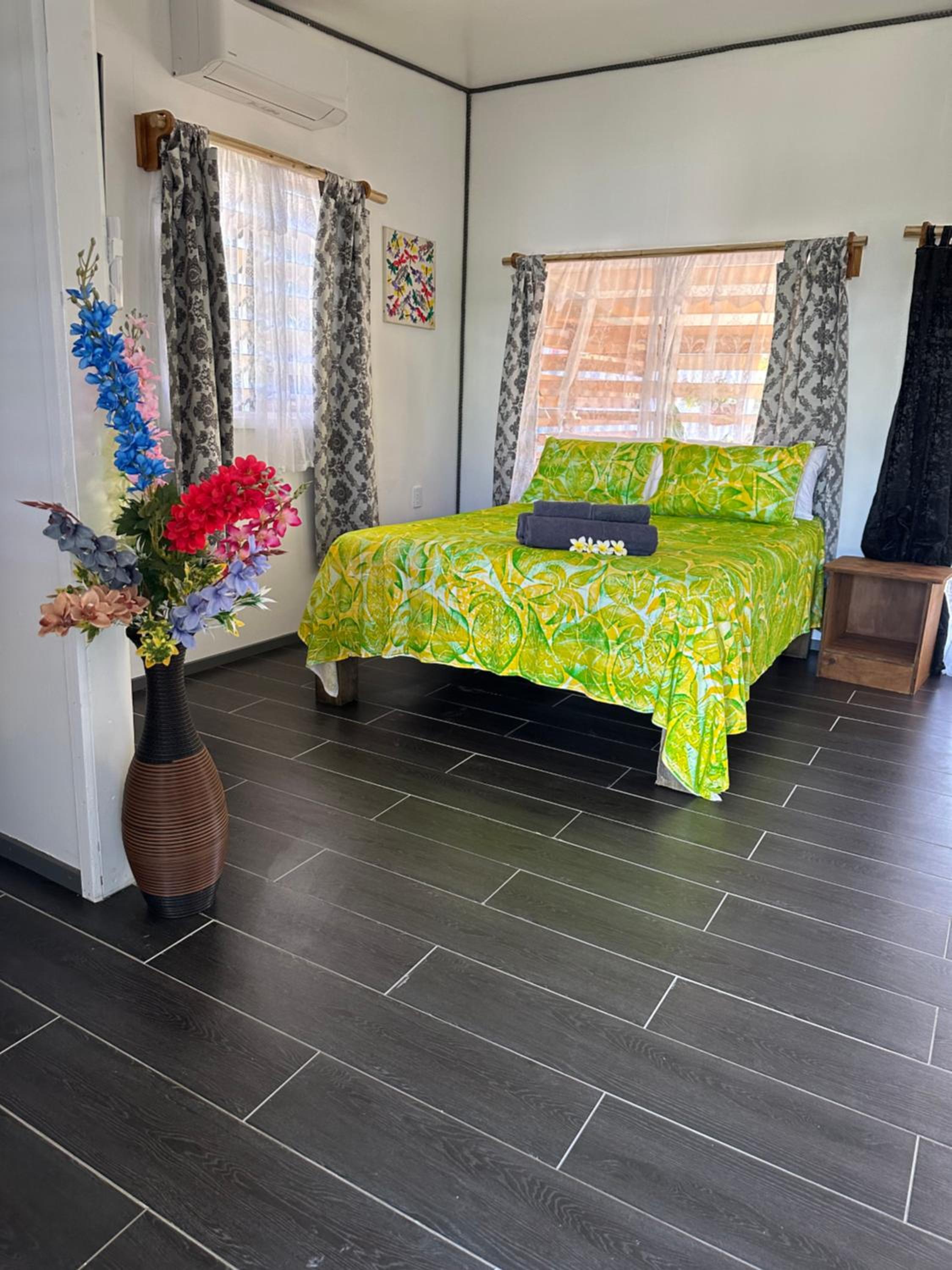 One-Bedroom House photo 1