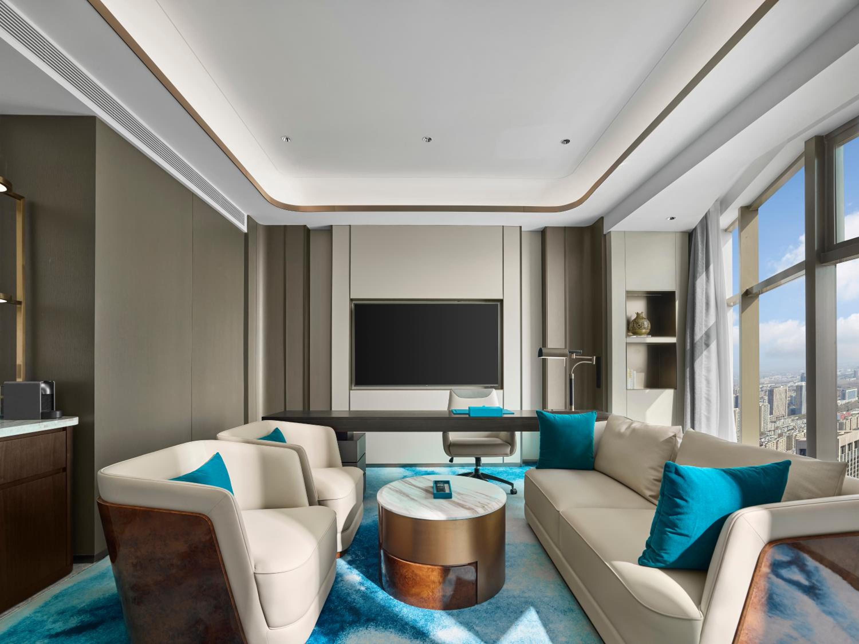 Premier King Room - Photo 2