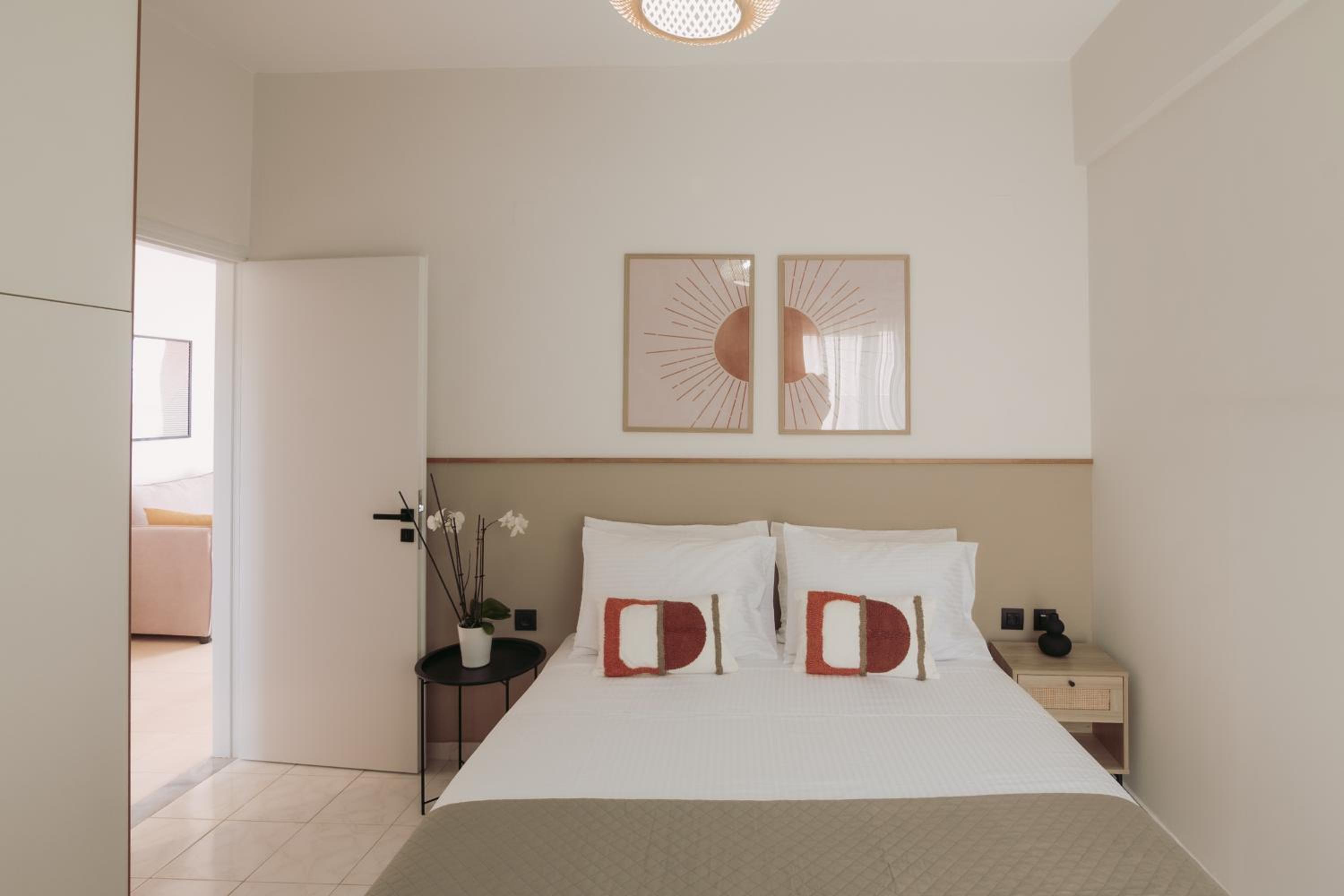 Superior One-Bedroom Apartment with Balcony