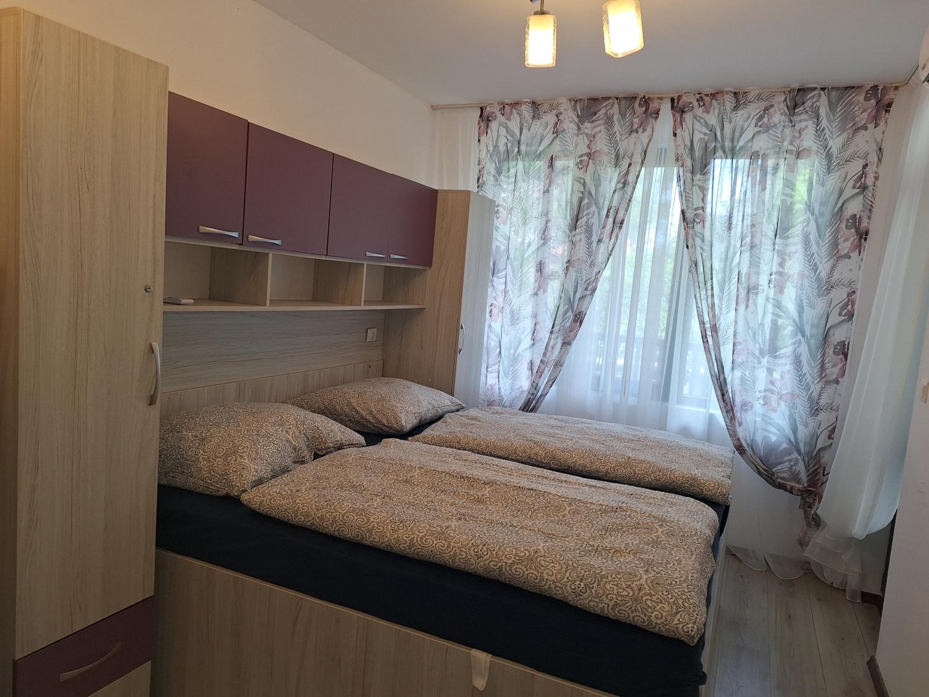 One-Bedroom Apartment photo 2