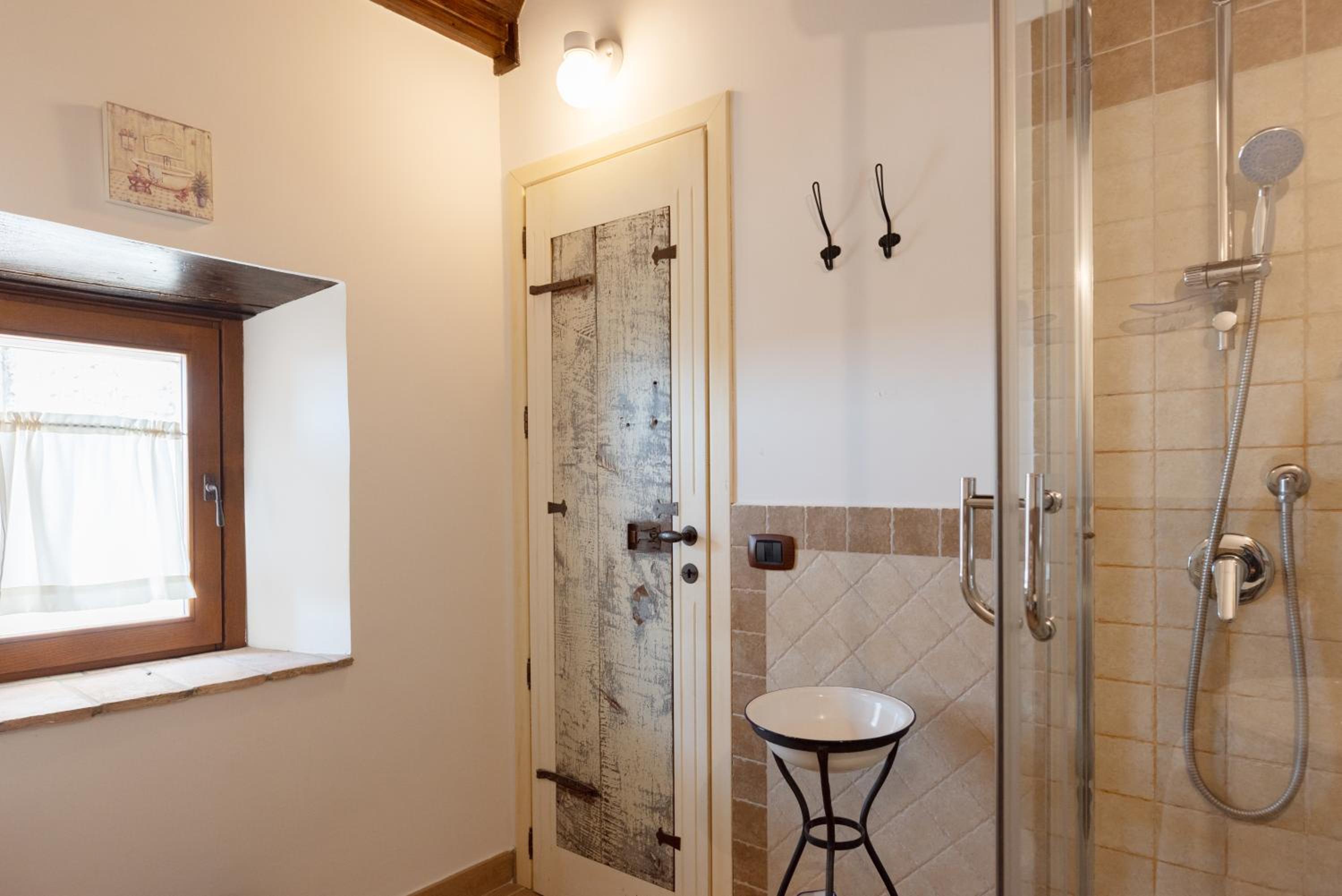 Standard Double or Twin Room - Photo 18