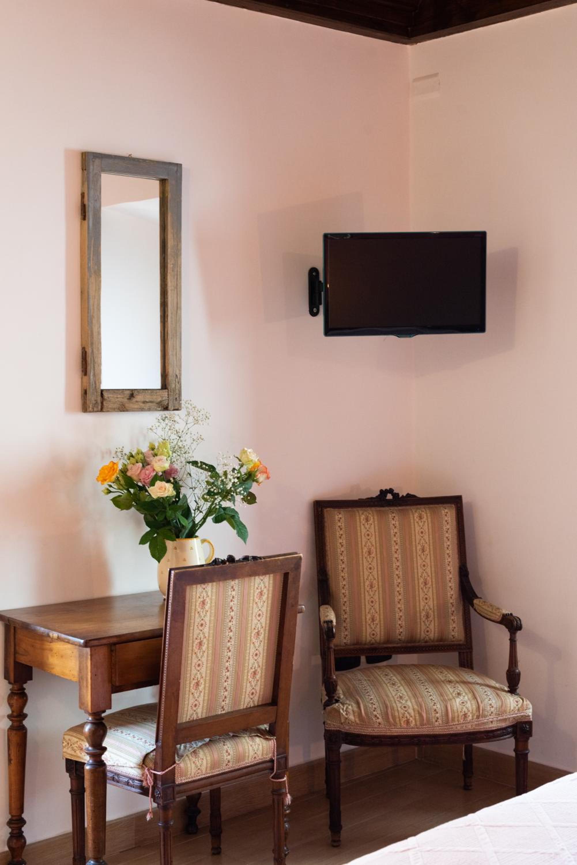 Standard Double or Twin Room - Photo 19