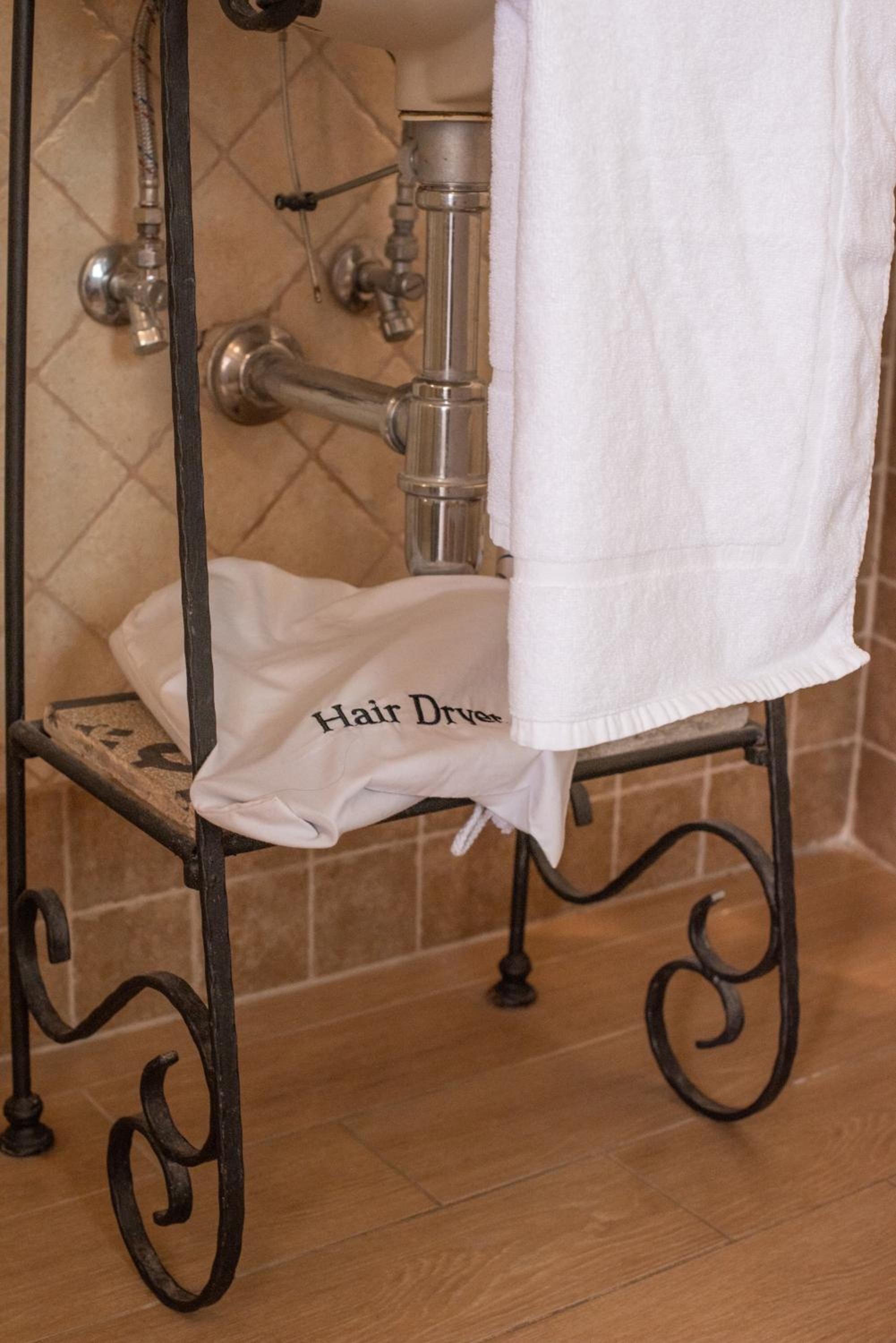 Standard Double or Twin Room - Photo 14