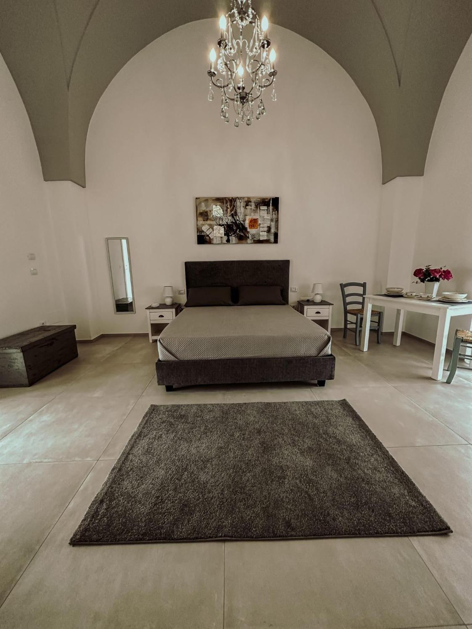 Large Double Room photo 1
