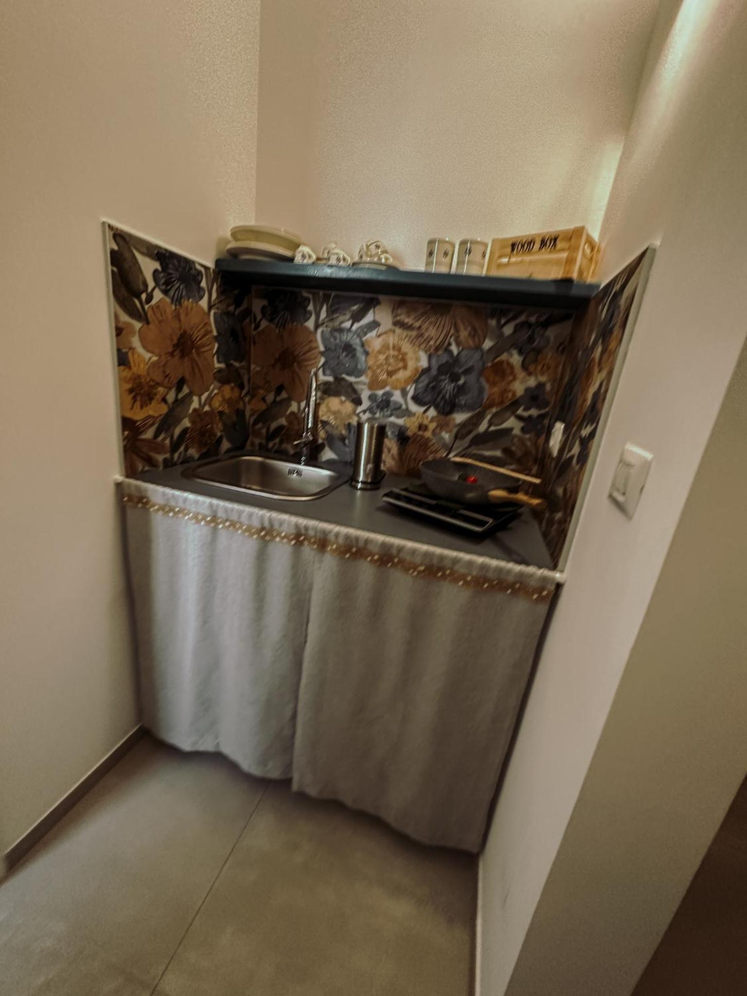 Large Double Room photo 2