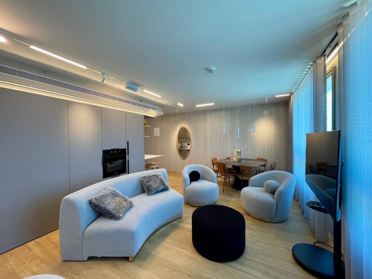 Two-Bedroom Deluxe Apartment with Ocean View photo 1
