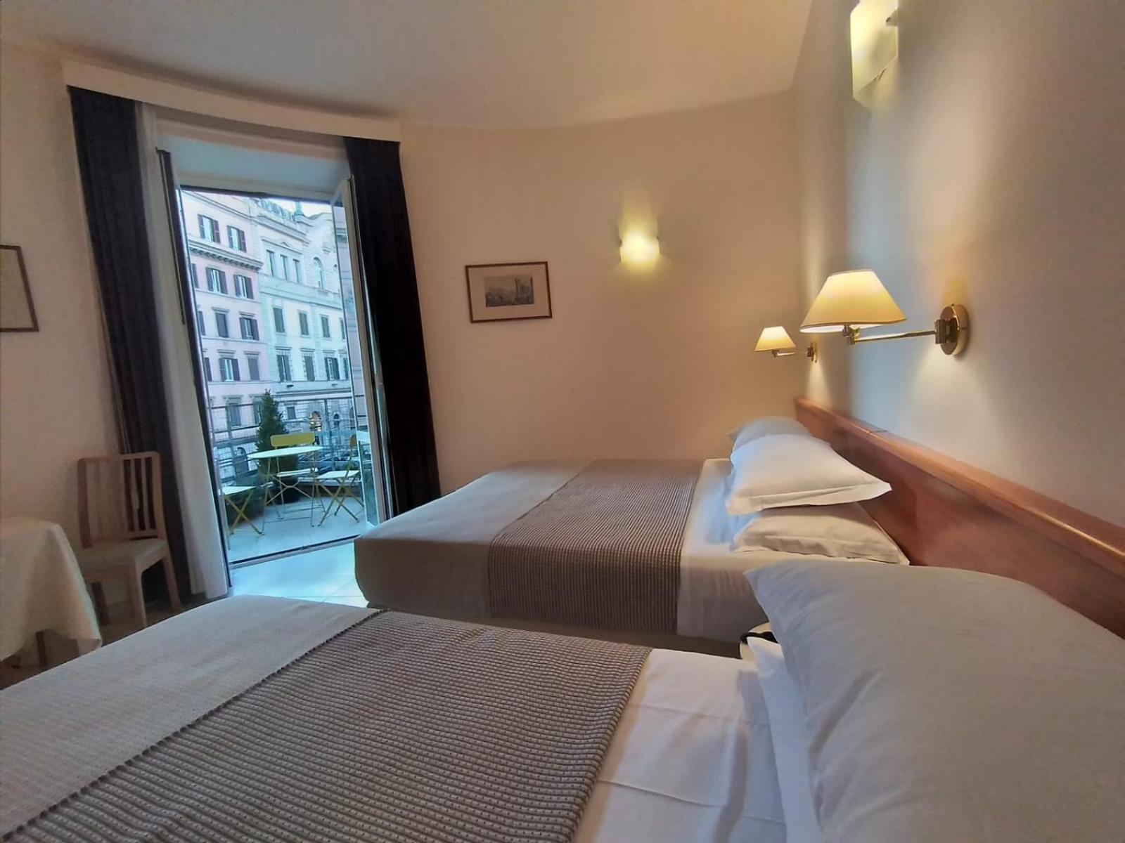 Triple Room with Balcony photo 1