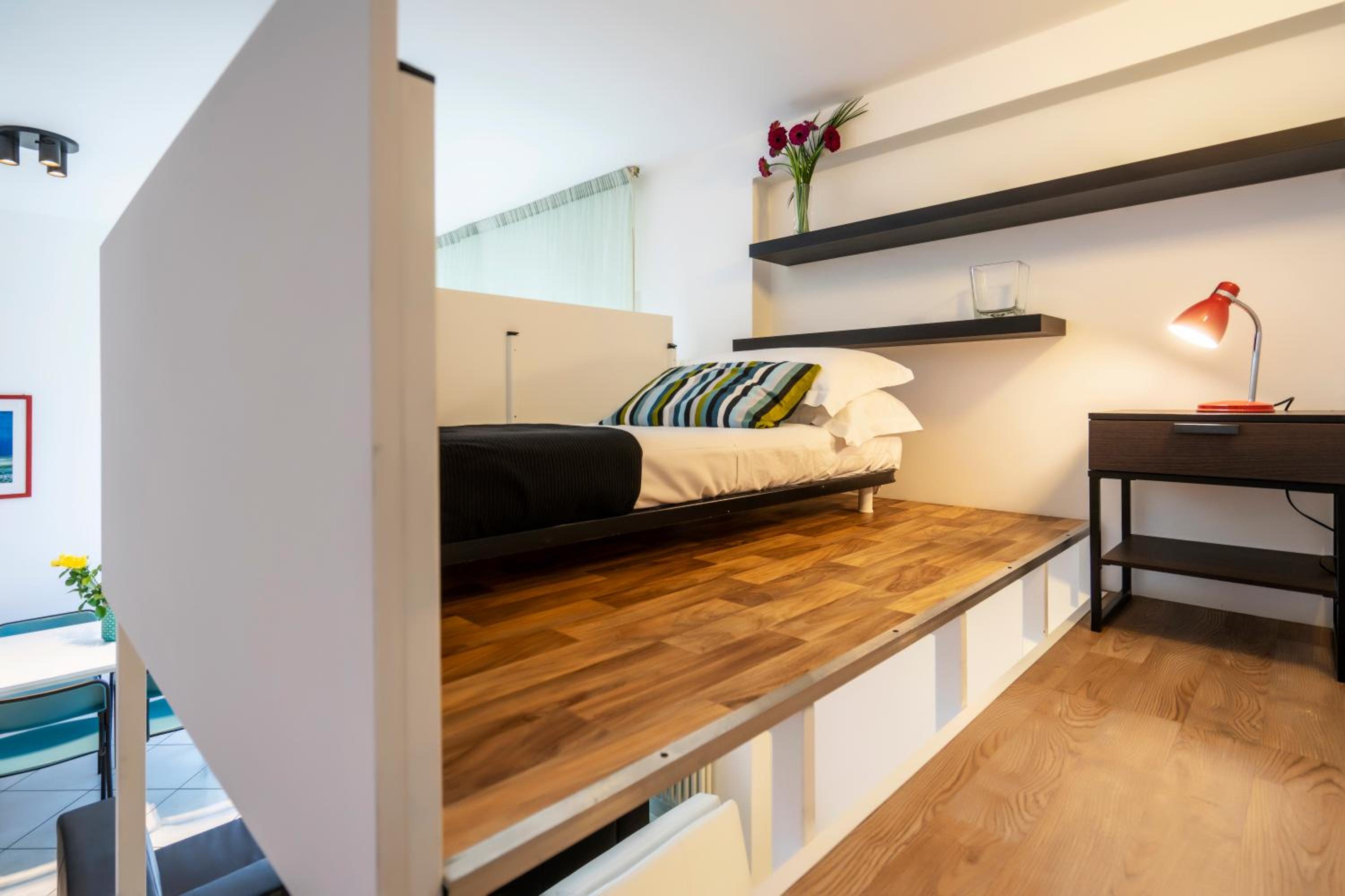 One-Bedroom Apartment with Balcony photo 1