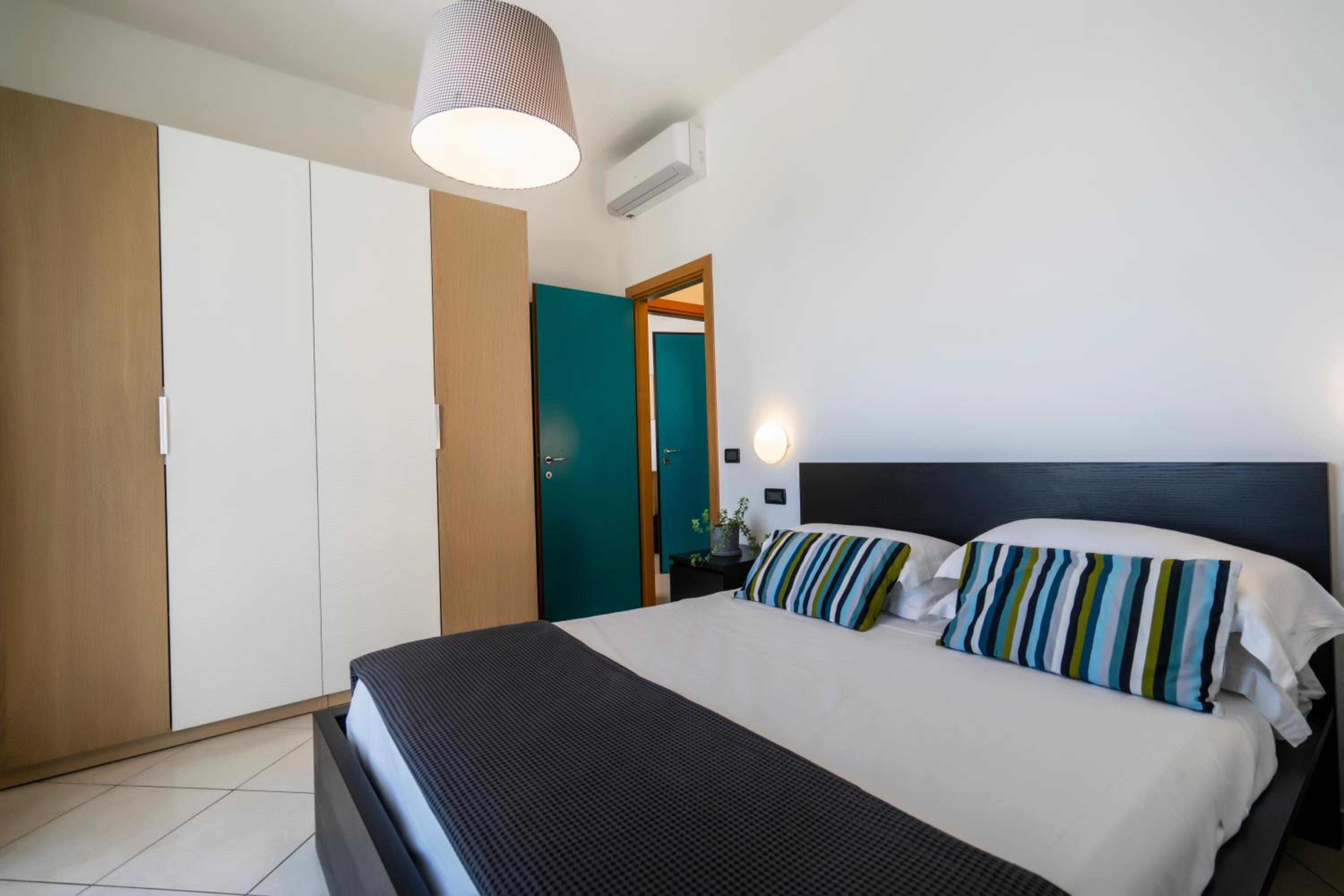 One-Bedroom Apartment with Balcony photo 2