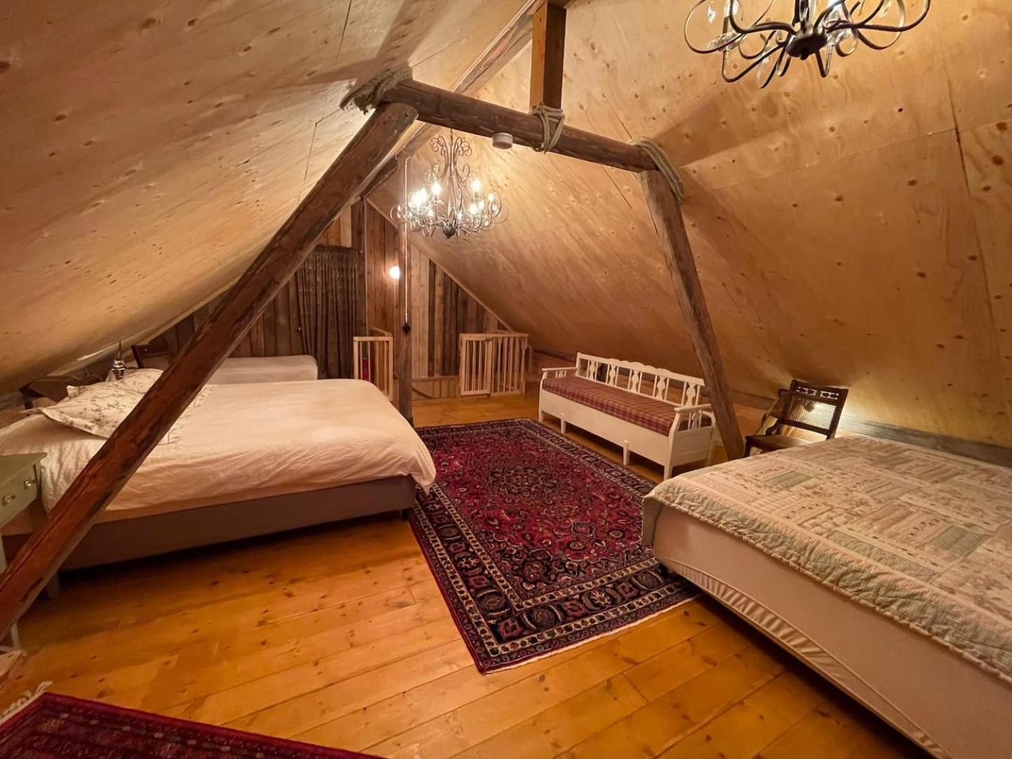 One-Bedroom House photo 2