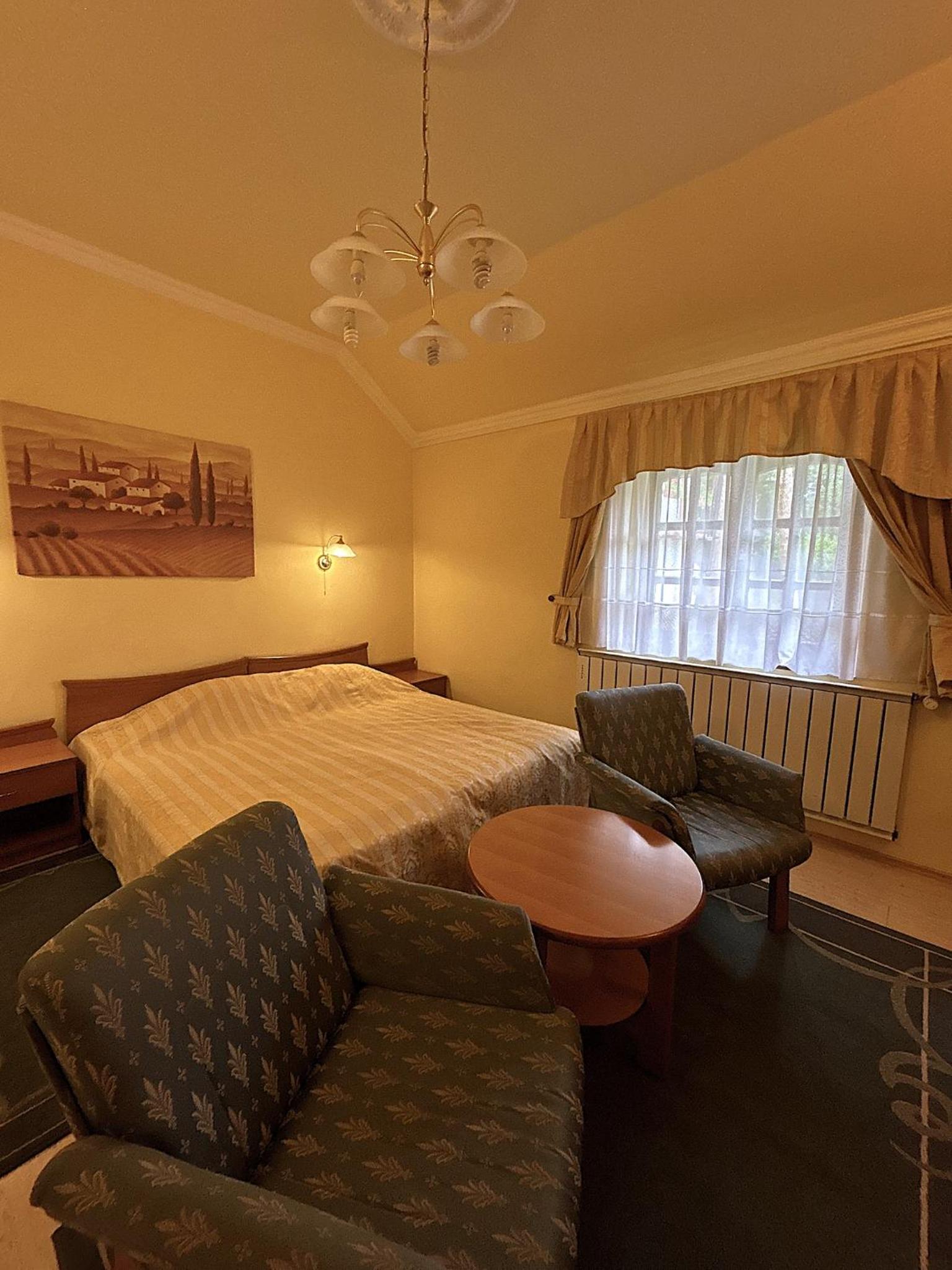 Deluxe Room (2 Adults + 1 Child) photo 1