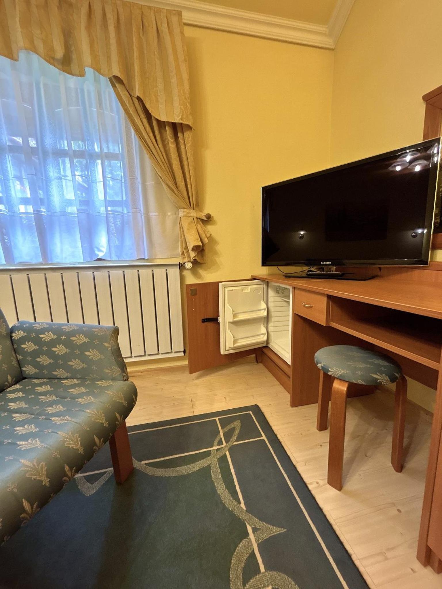 Deluxe Room (2 Adults + 1 Child) photo 3