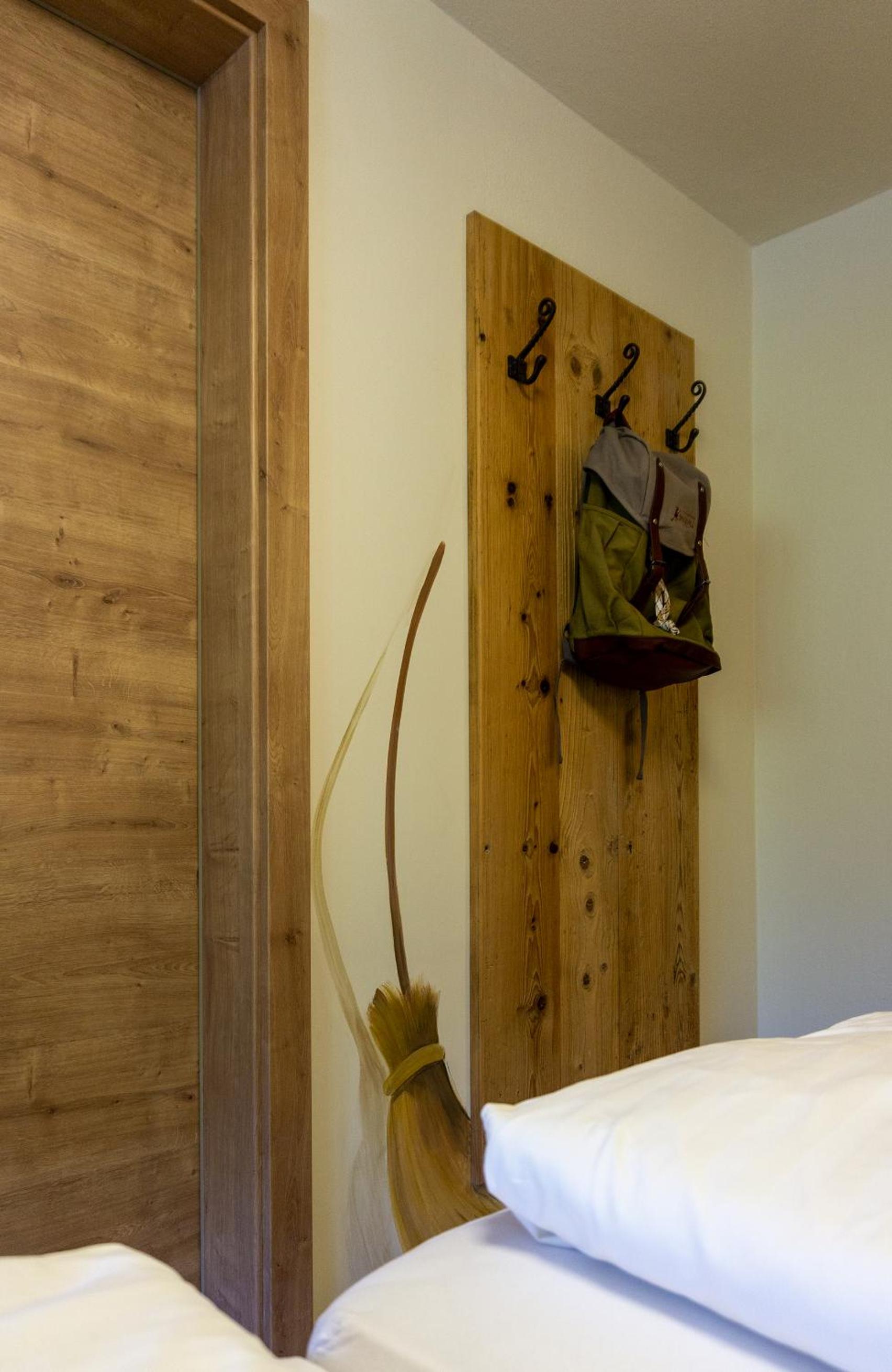 Double Room with Mountain View - Photo 3