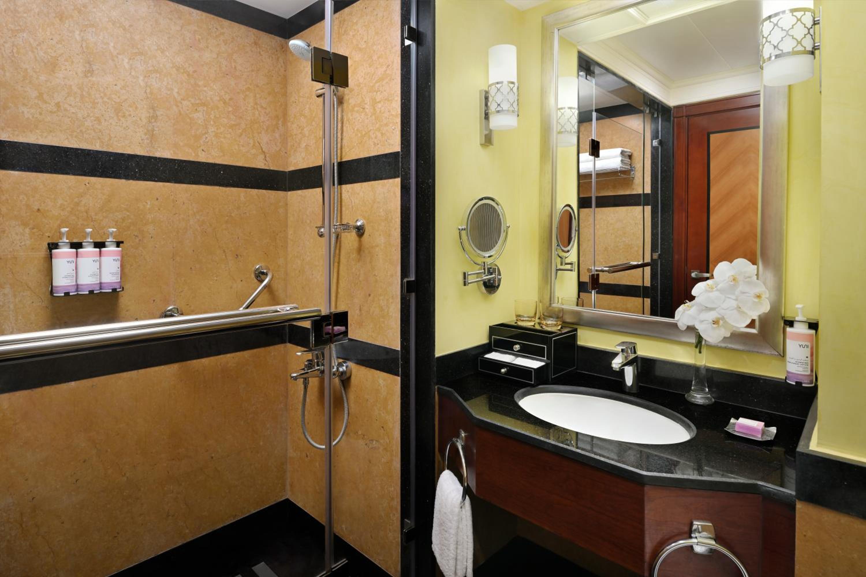 Deluxe King Suite