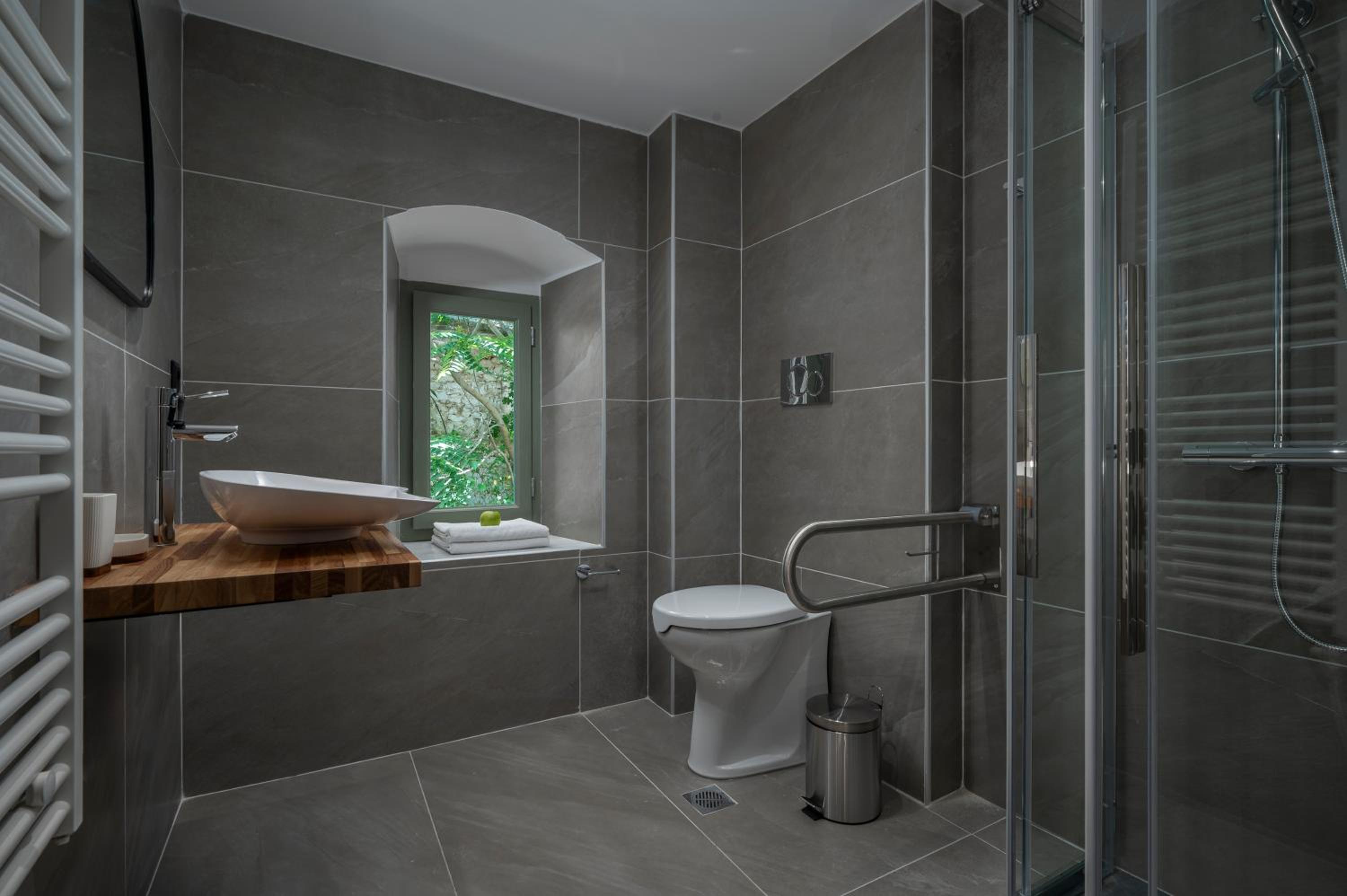 Superior Room - Disability Access photo 3